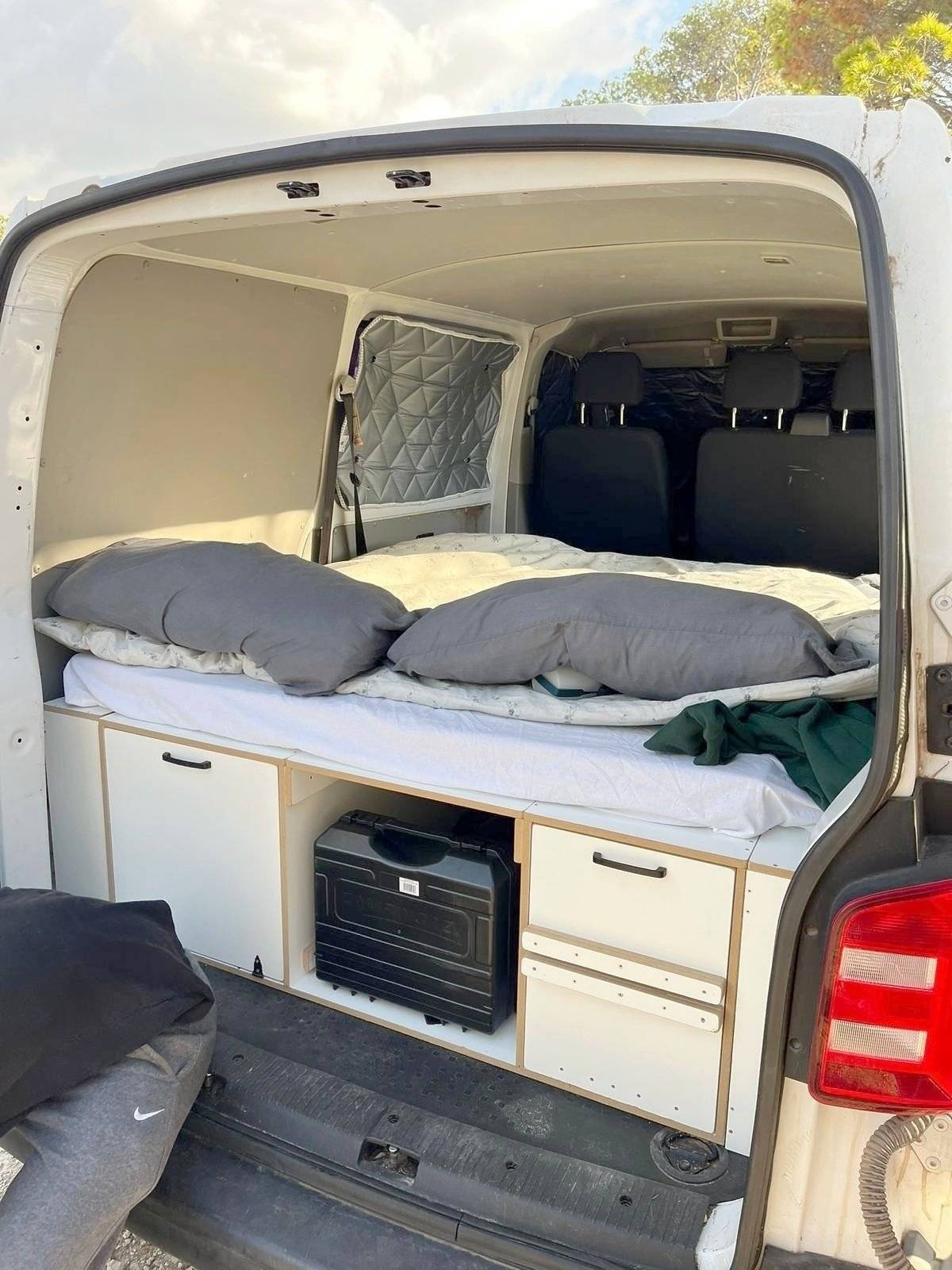 Slaapplaatsen Volkswagen Volkswagen Transporter - Yescapa