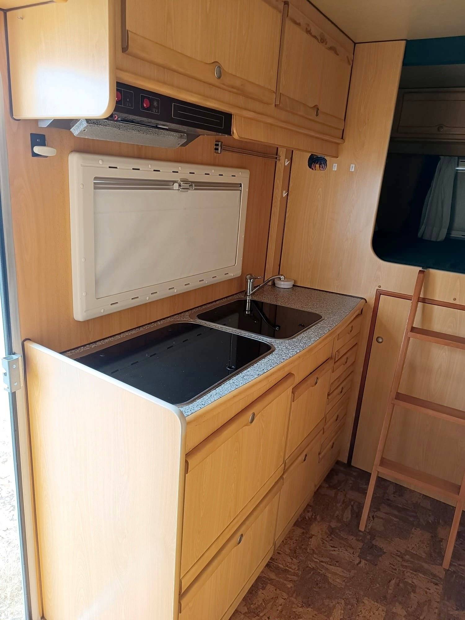 3 C Cartier/Brisebras Renault Master