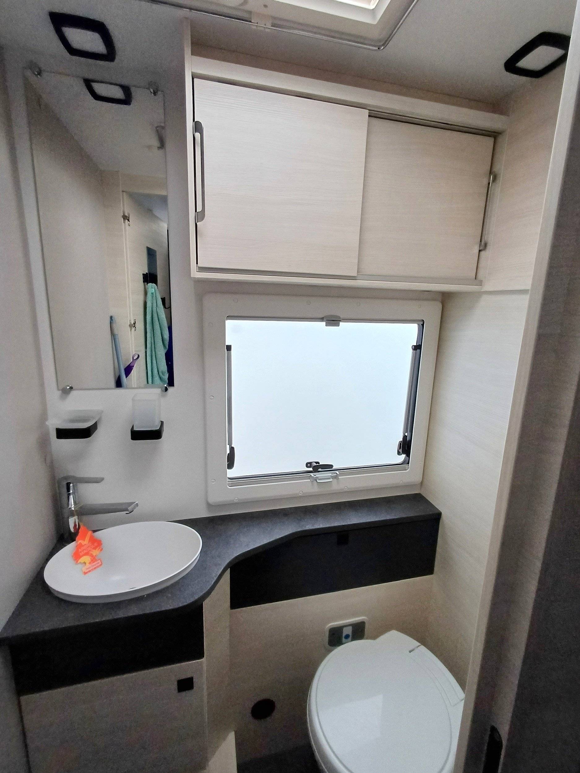 Challenger Challenger 380