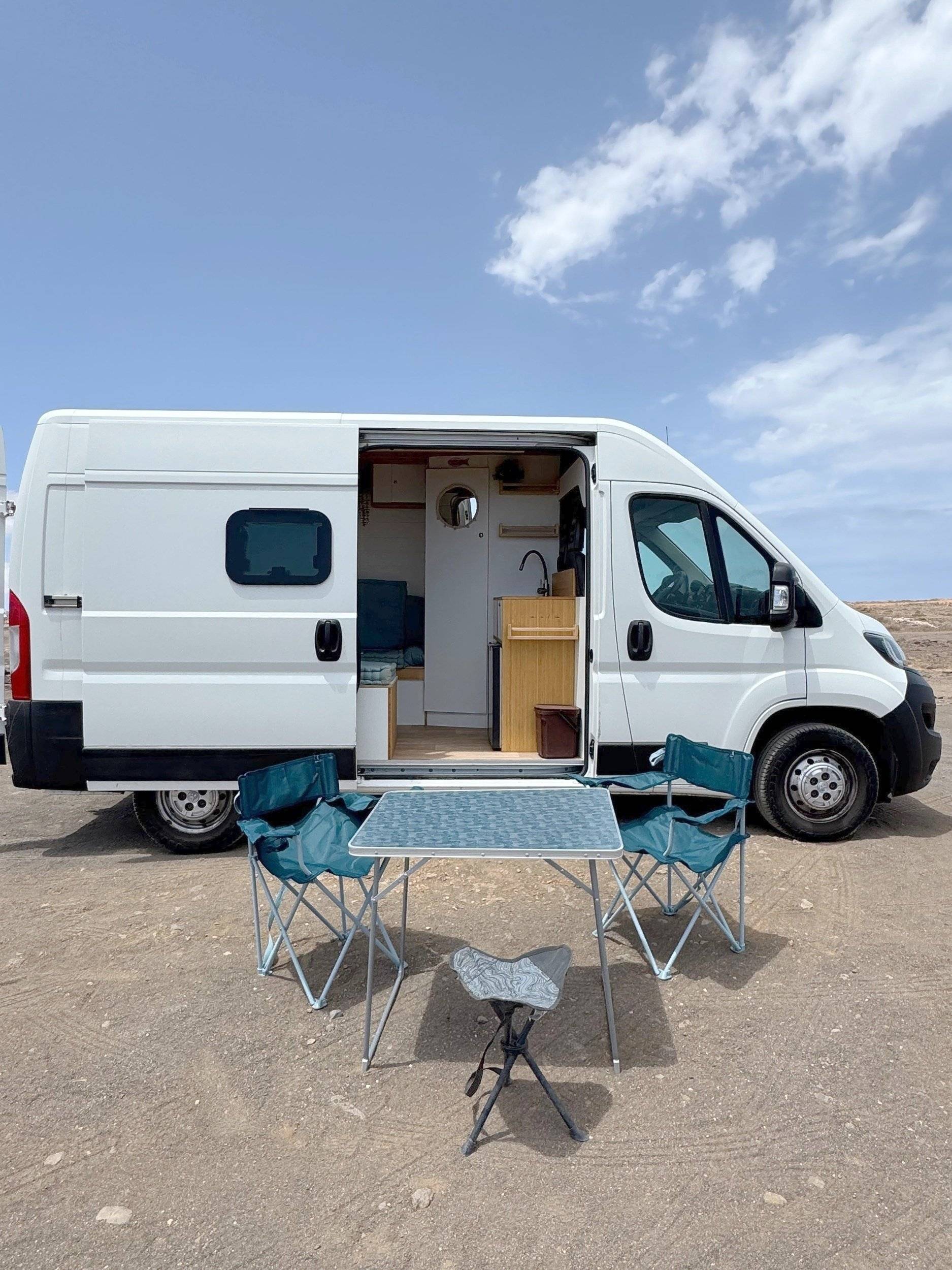 Vista de 3/4 Peugeot PEUGEOT BOXER - Yescapa