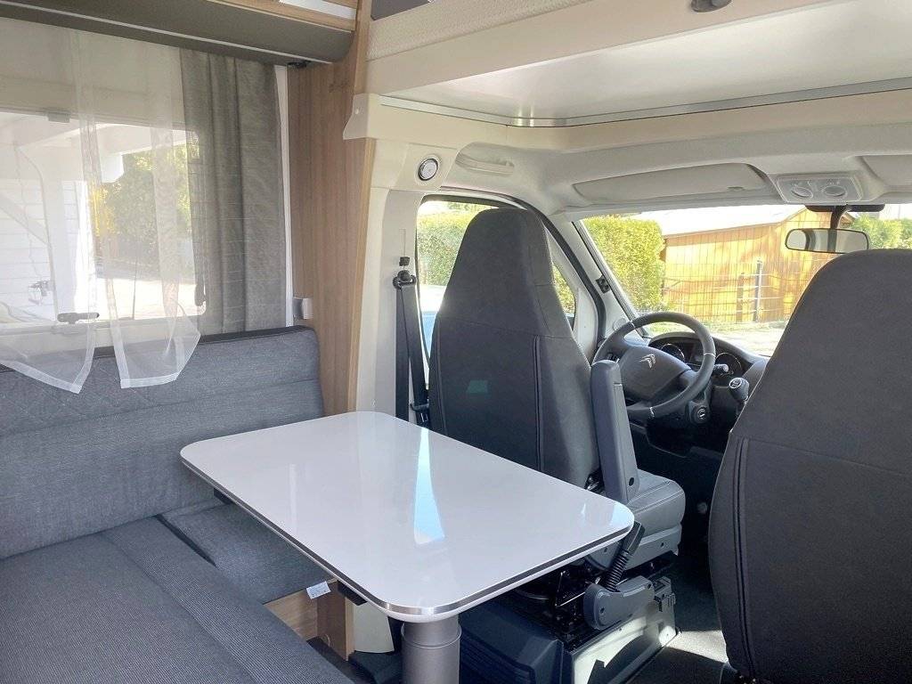 Adria Coral XL Axess 670 SL