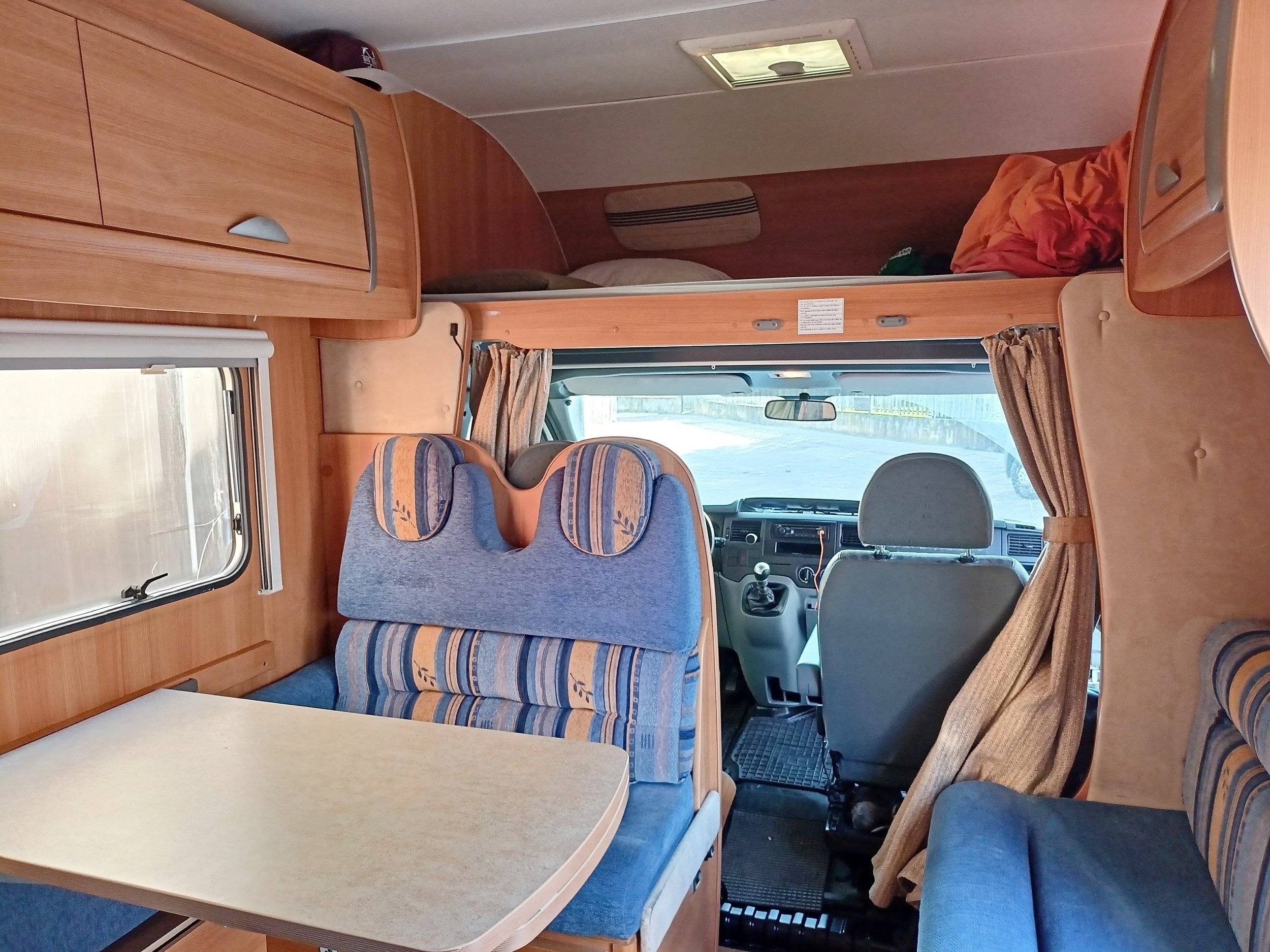 Challenger FORD TRANSIT