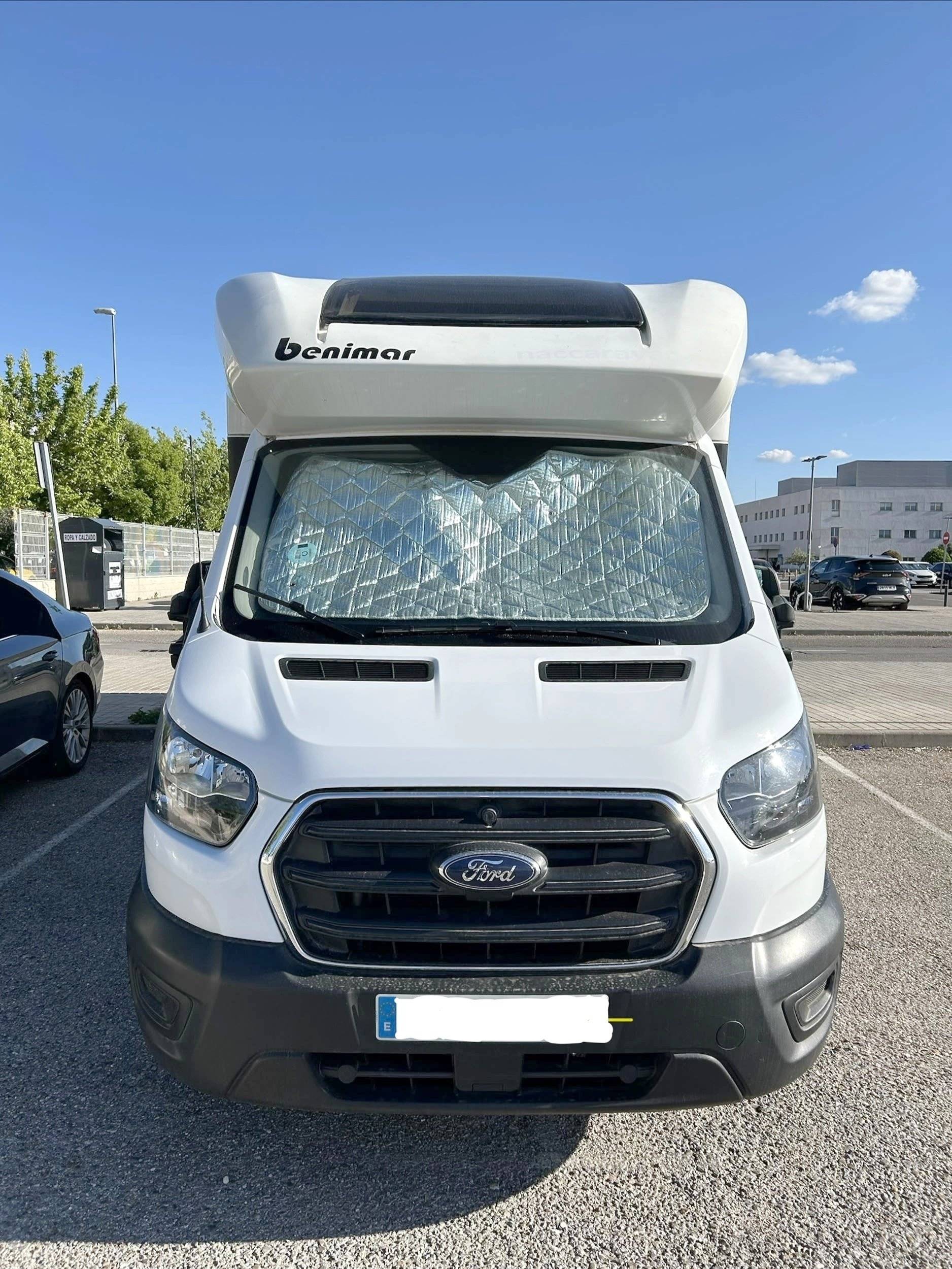Vista del vehículo ángulo delantero Ford Motor Ford 2,0L 170CV - Yescapa