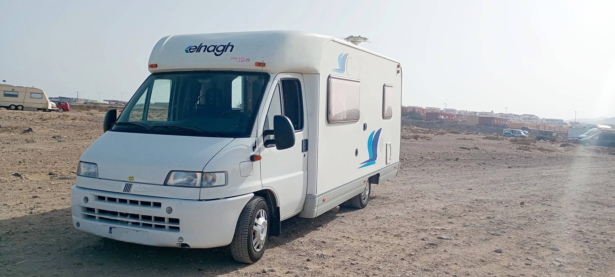 Vista de 3/4 Fiat fiat ducato 2800 JTD - Yescapa