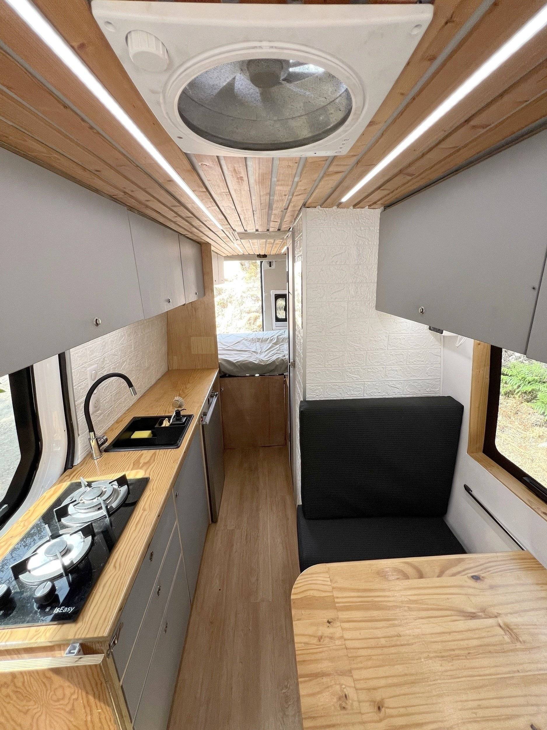 Comedor Mercedes Sprinter 2,2 l 130 ch - Yescapa