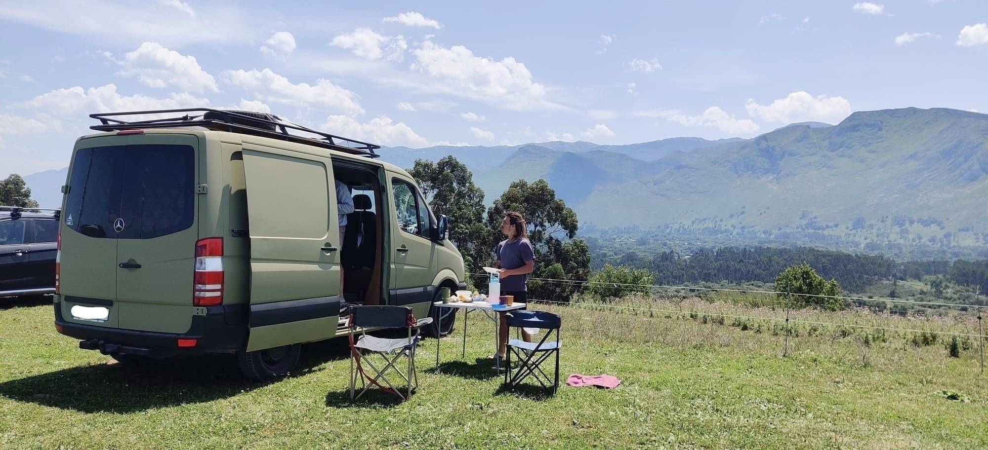 Dining Area Mercedes Mercedes Sprinter 210 - Yescapa