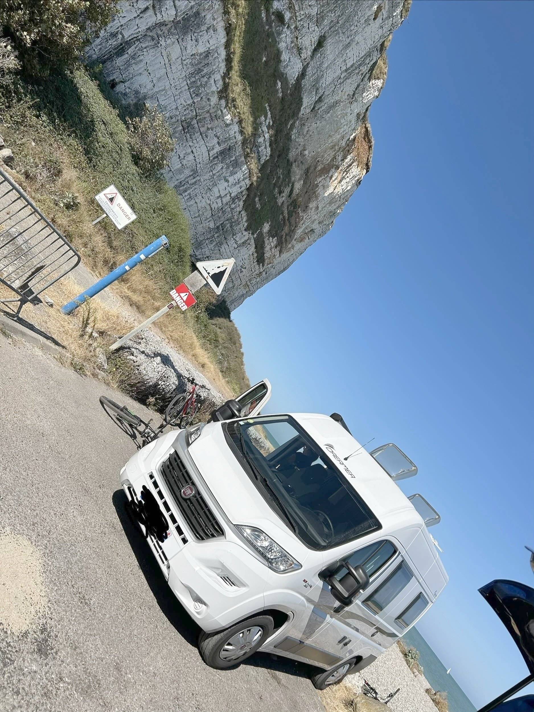 Front view from 3/4 Fiat - Yescapa