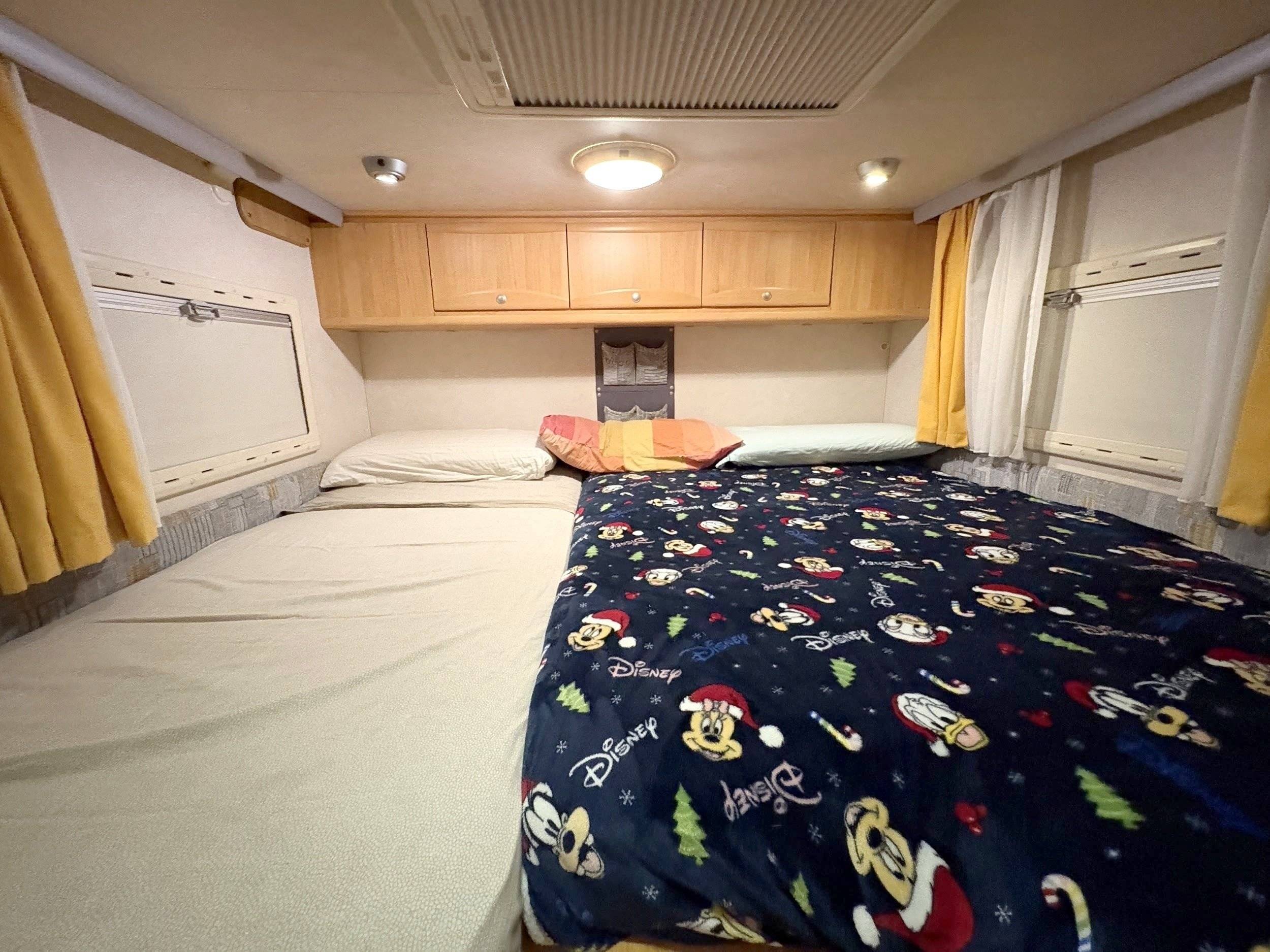 Couchages Fiat Ducato 2.8 JTD - Yescapa