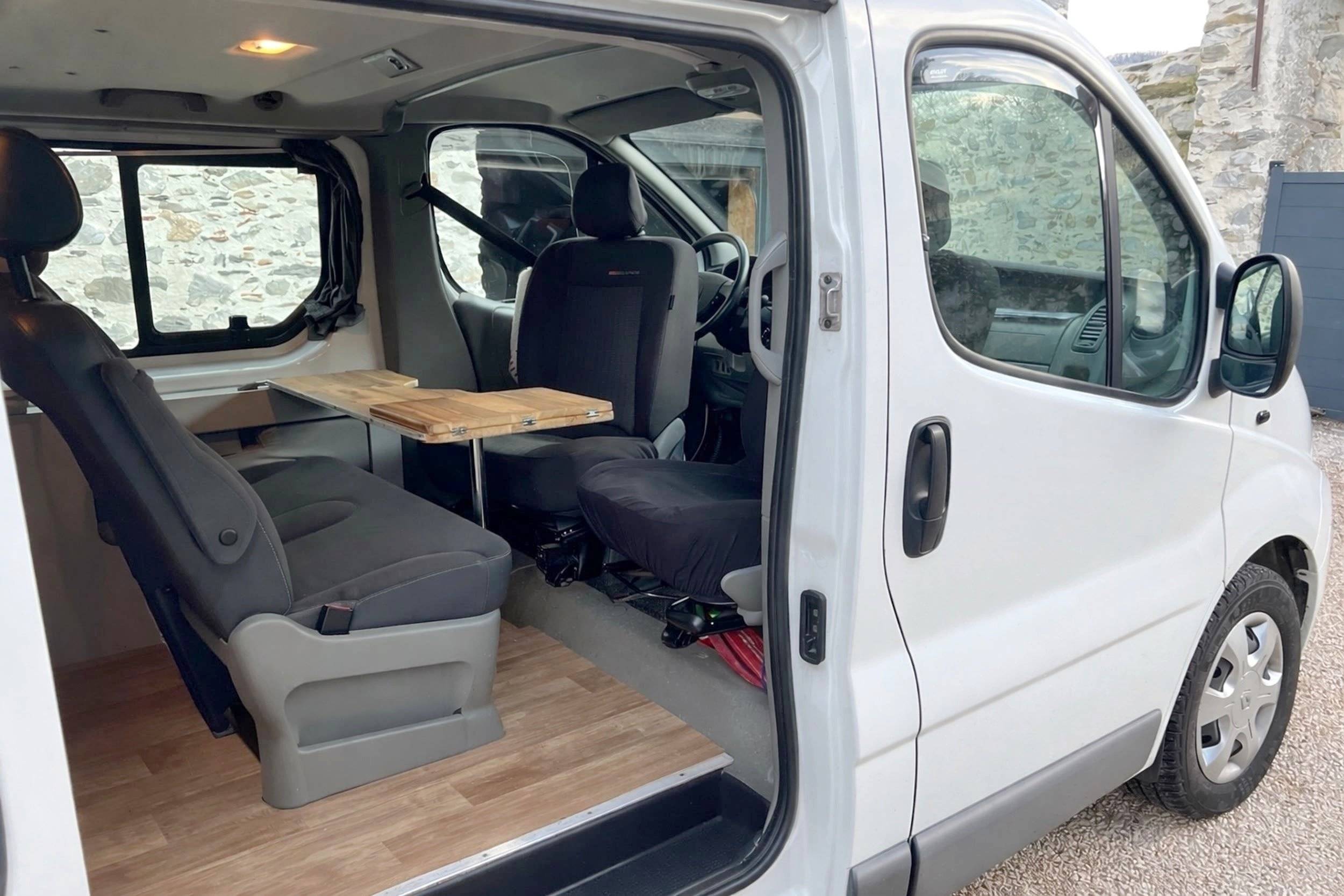 Coin repas Renault 2,0 l 90 ch - Yescapa