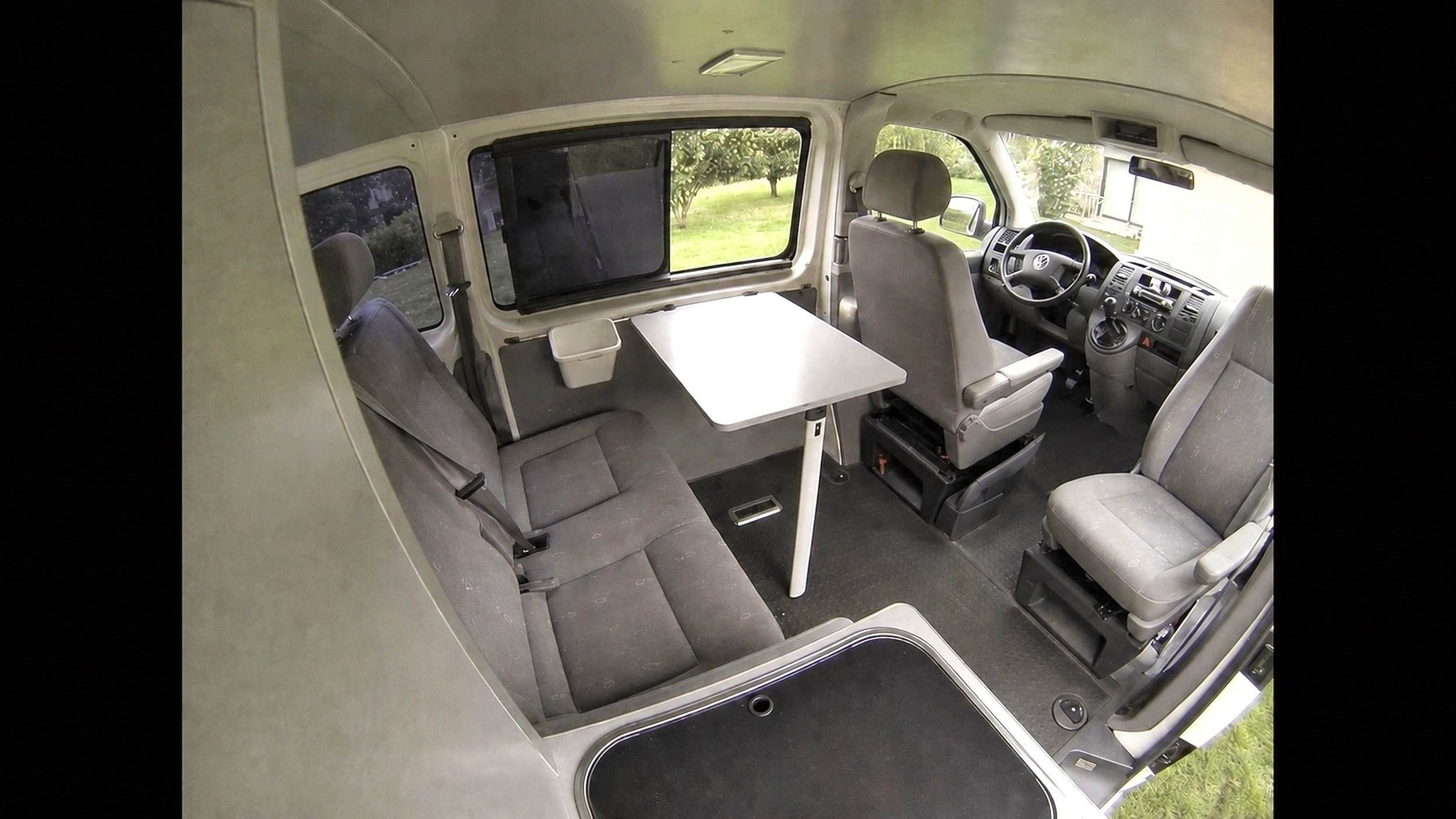 Coin repas Volkswagen transporter T5 130ch - Yescapa