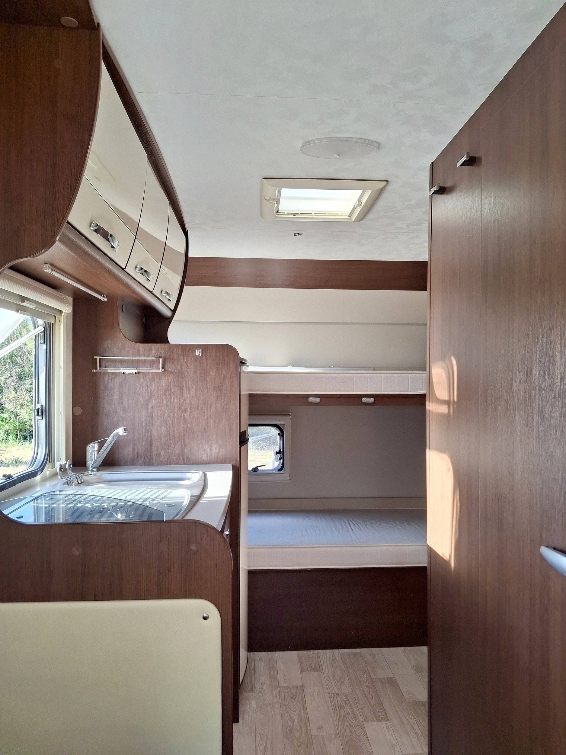 caravans international Elliot 40 