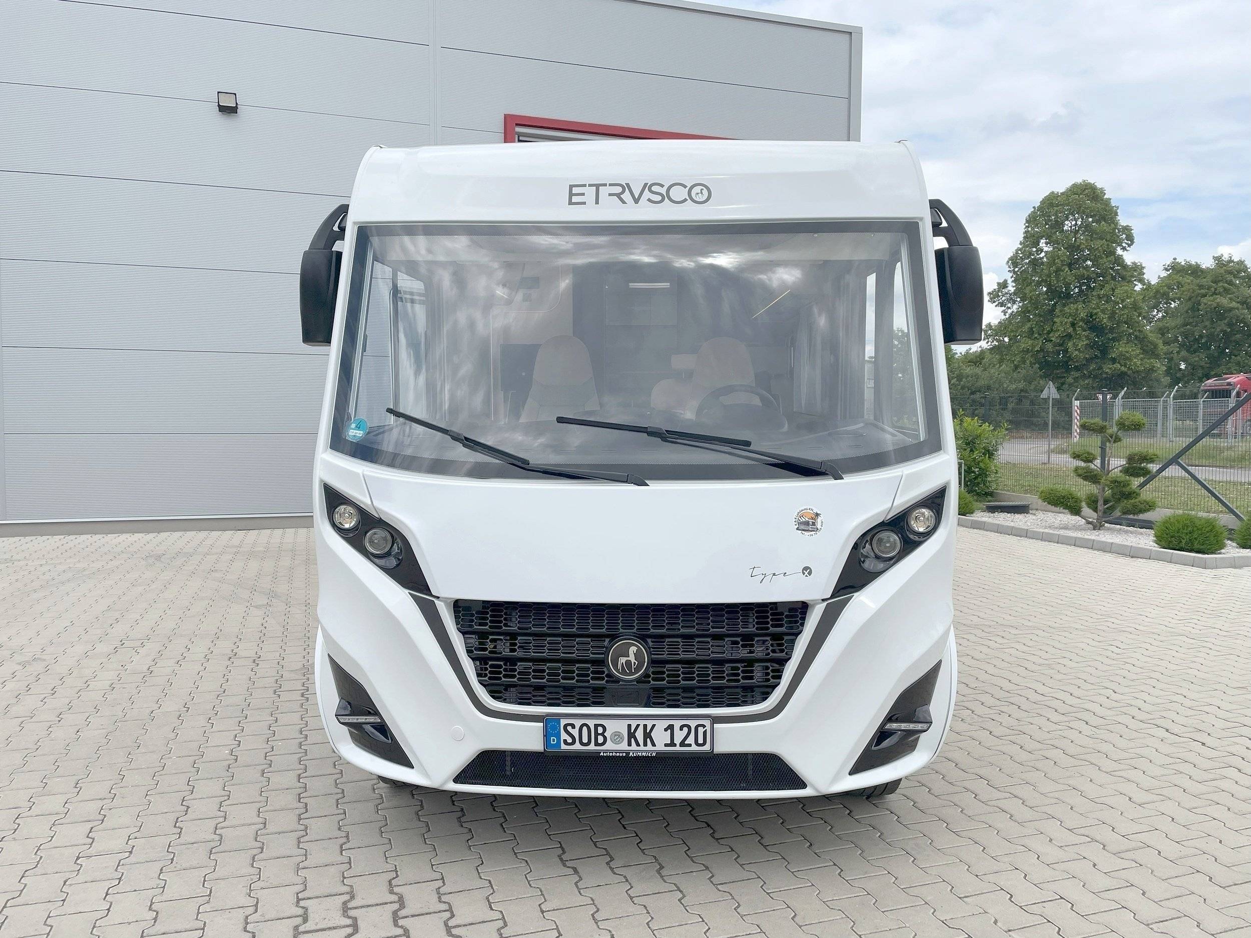 Front view from 3/4 Fiat - Yescapa