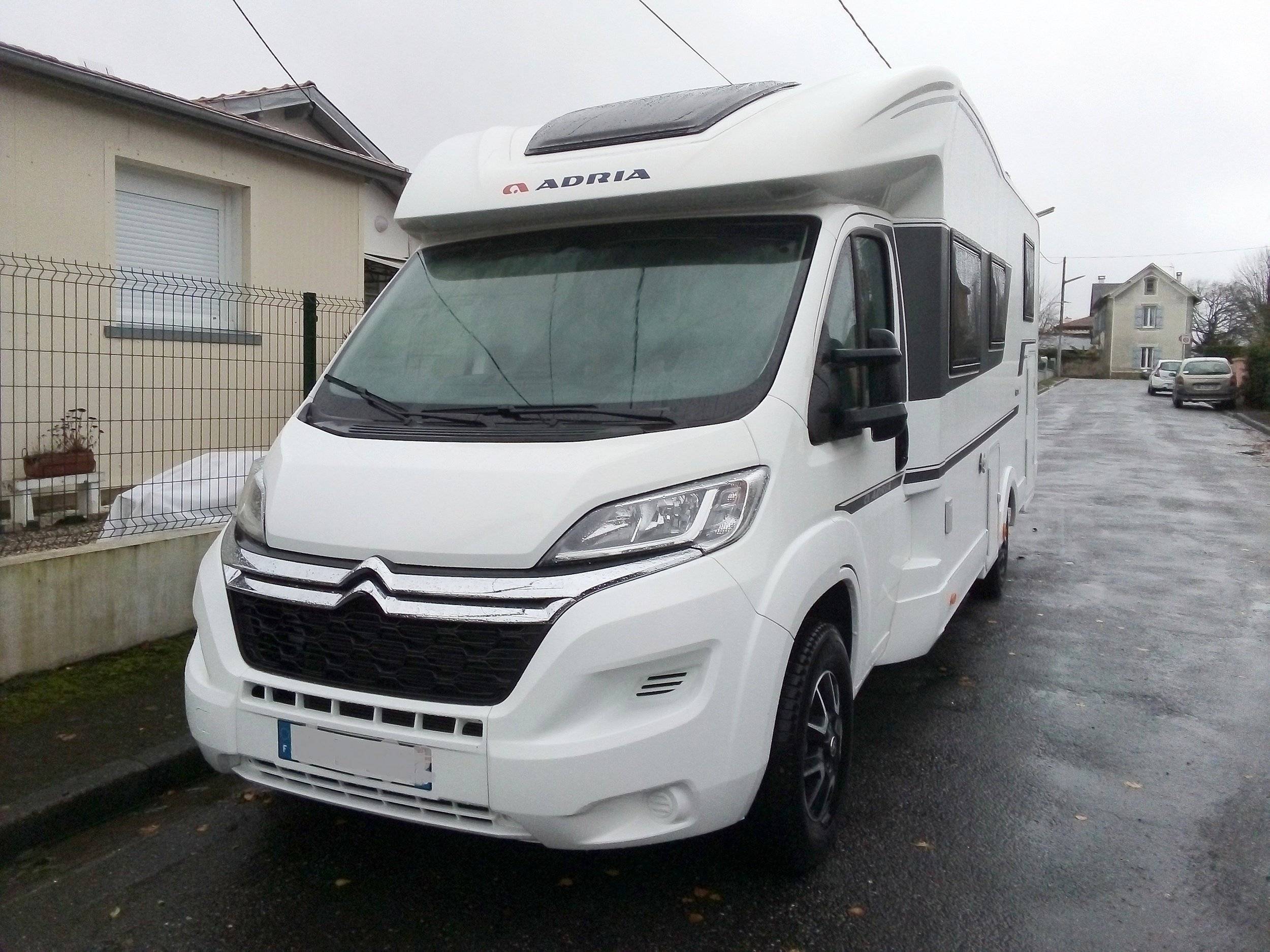 Adria matrix axess 670 sl