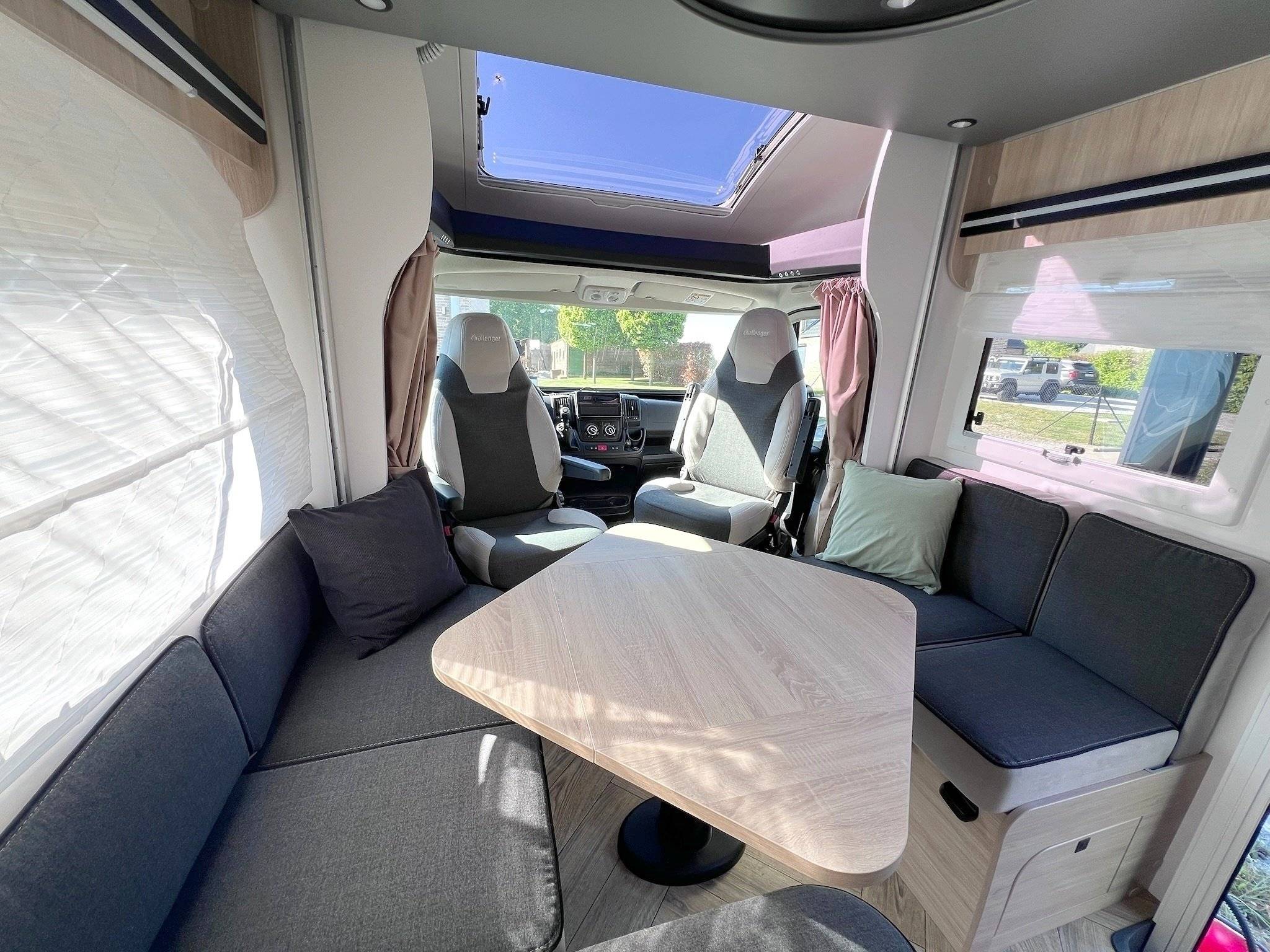 Dinette Peugeot - Yescapa