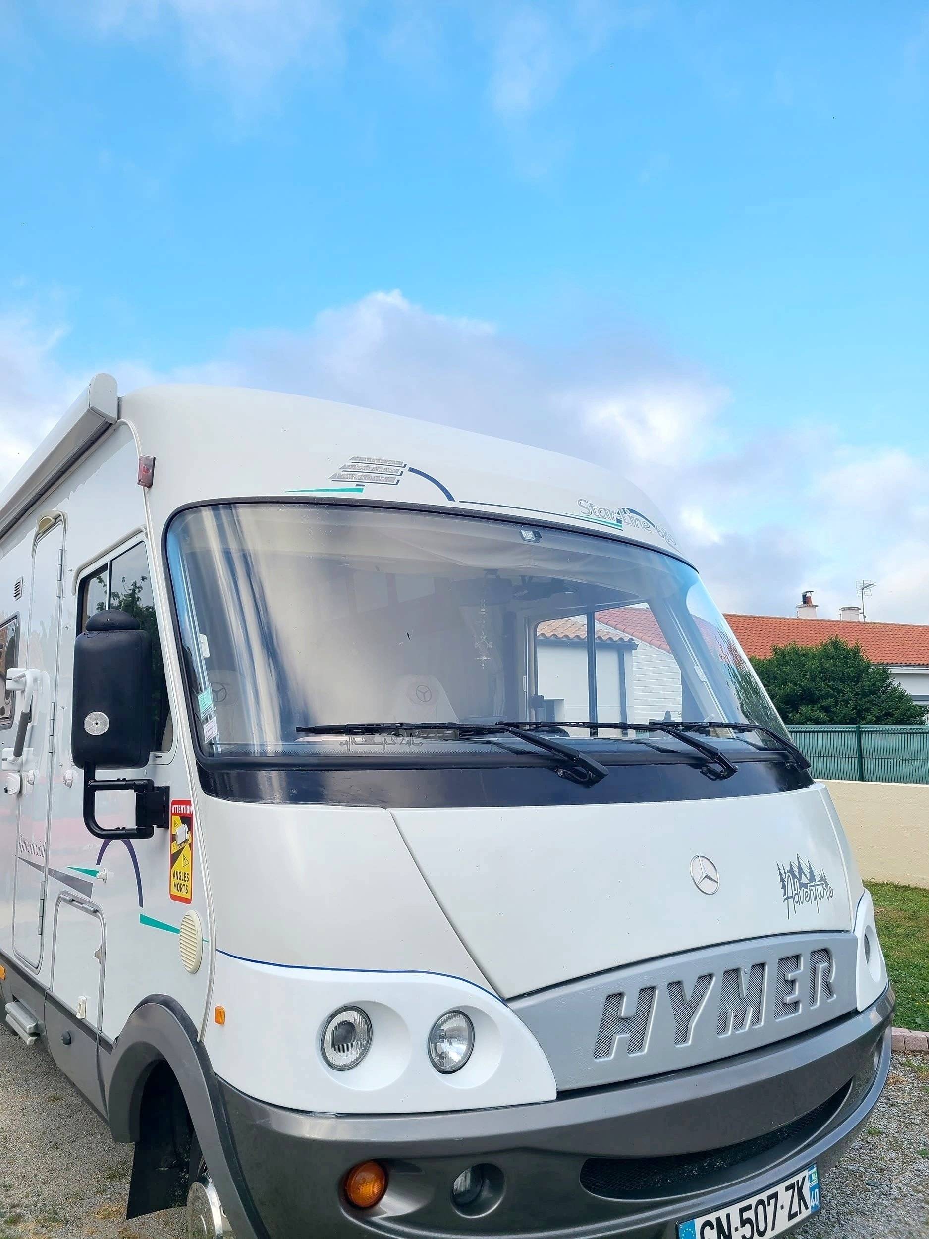 Front view from 3/4 Mercedes Sprinter 416 CDI, 156cv - Yescapa