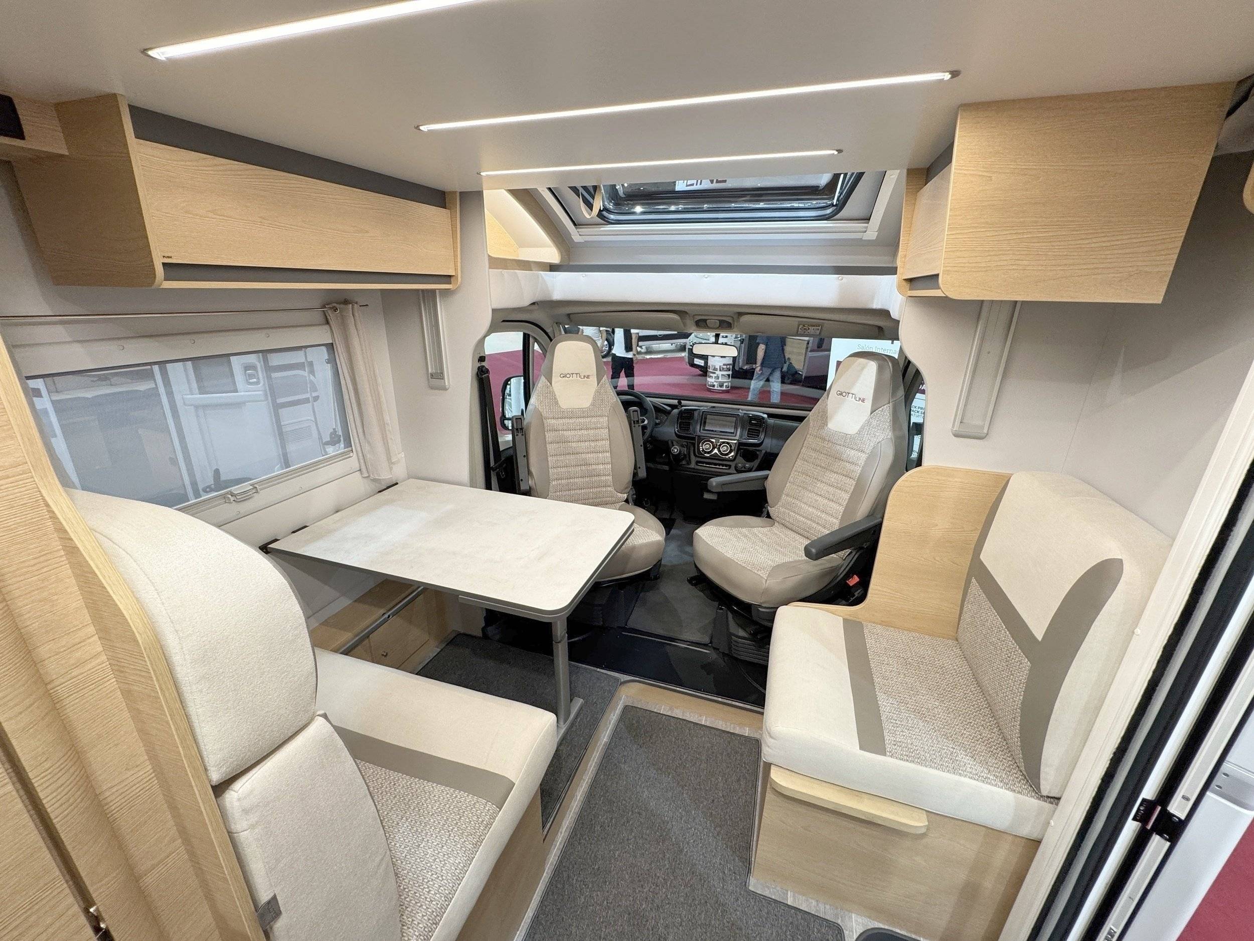 Menjador Fiat Ducato 2,2 l Multijet 130 ch. - Yescapa