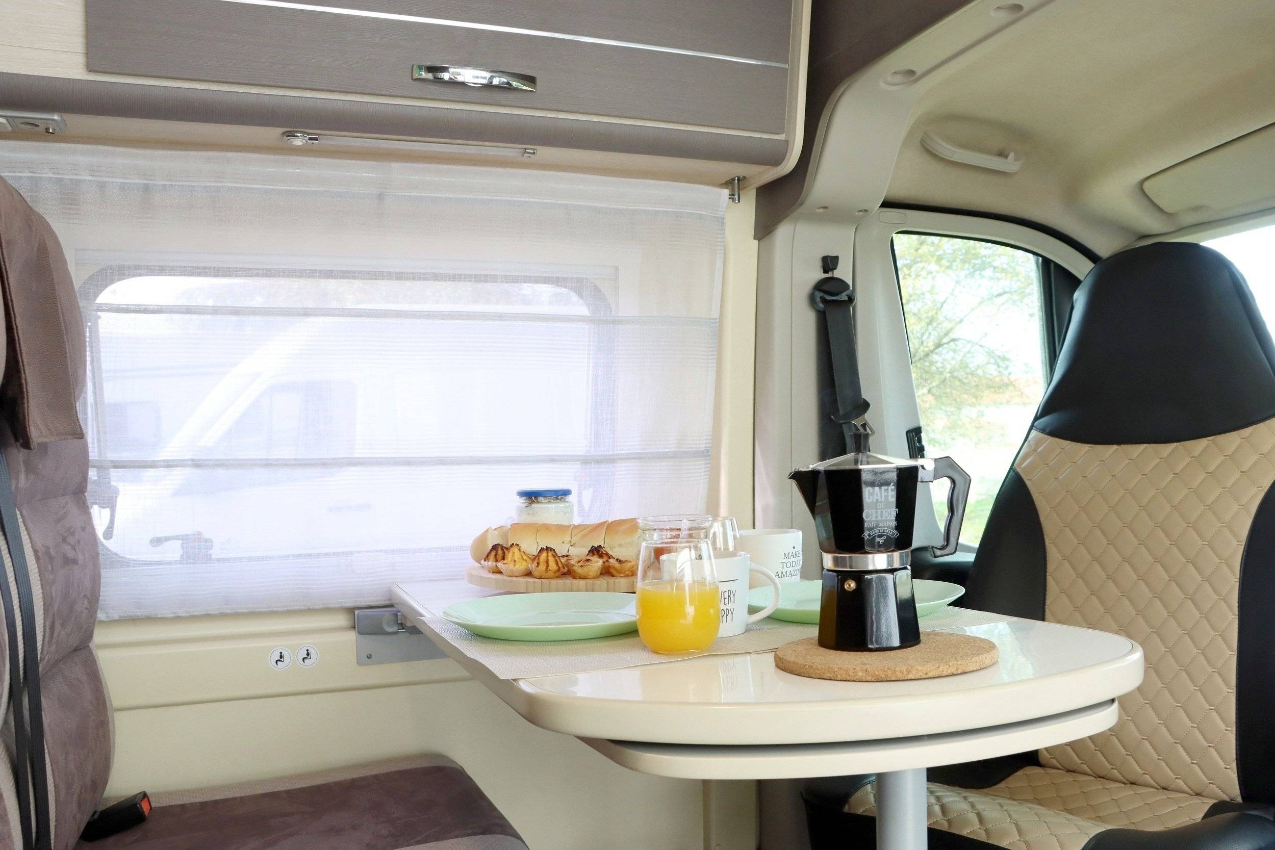 Dining Area Fiat Fiat Multijet 2   2,3 L   130 CV - Yescapa