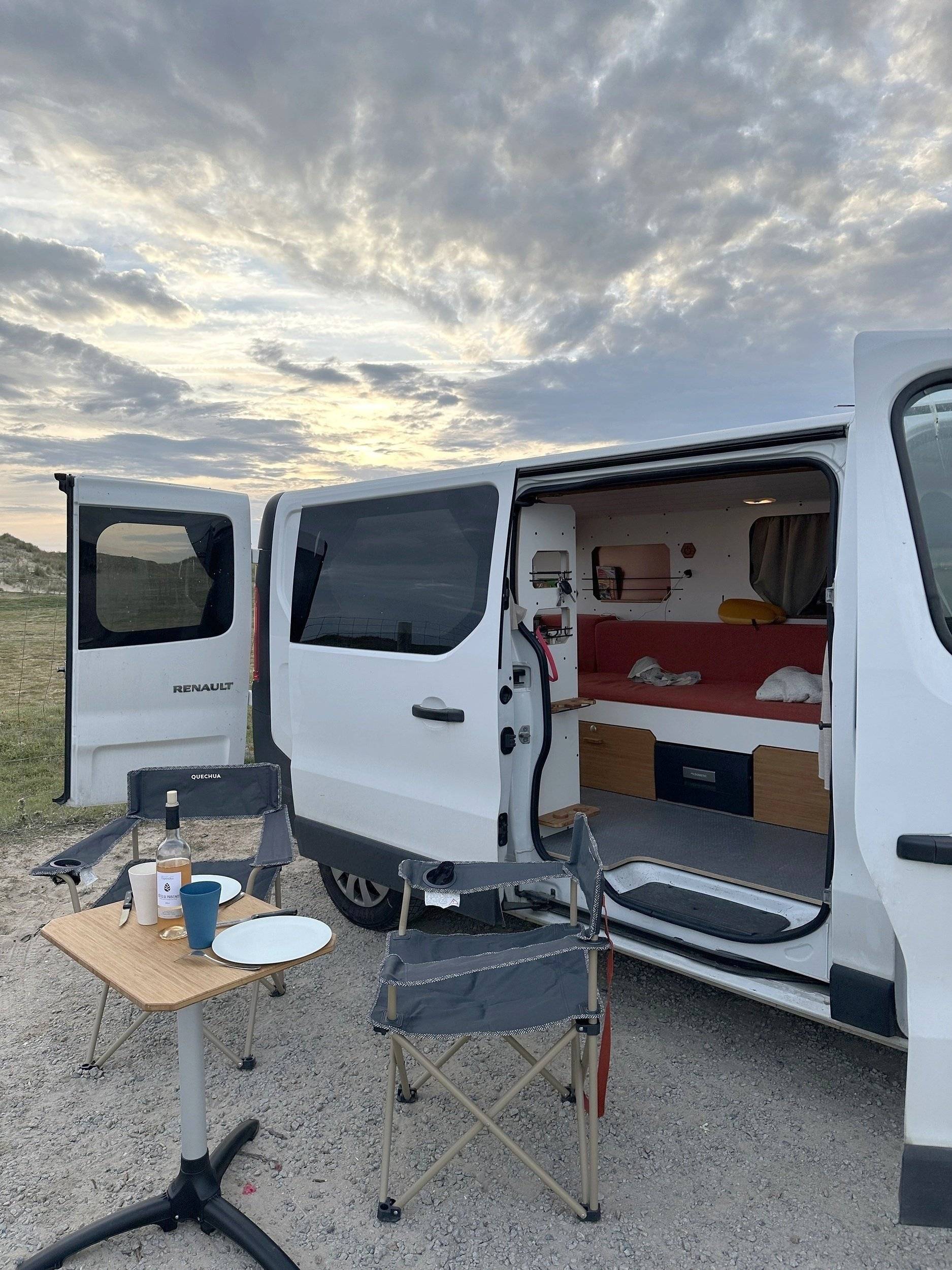 Menjador Renault Renault Trafic 3 L2H1 - Yescapa