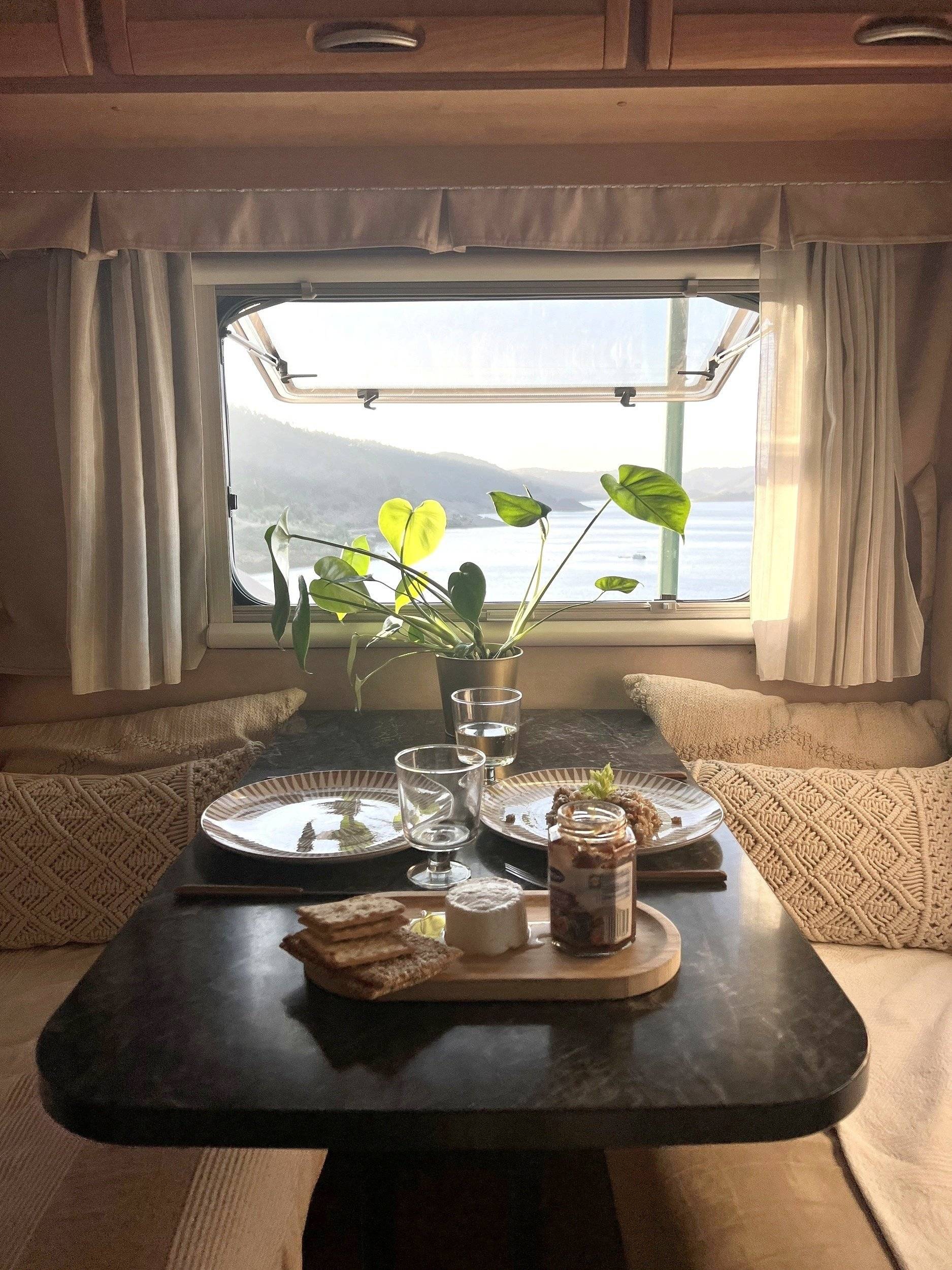 Dining Area Fiat FIAT DUCATO - Yescapa