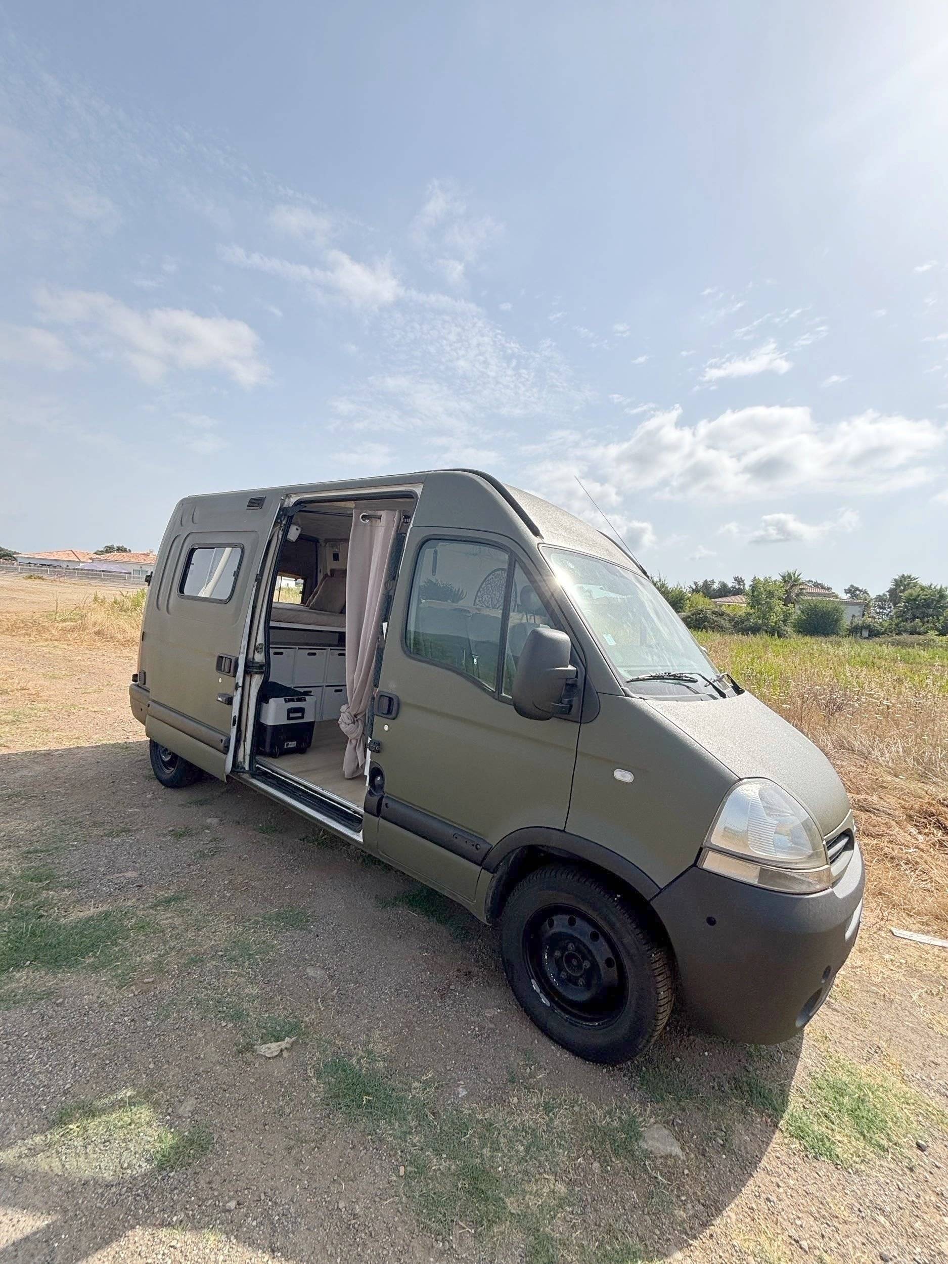 Nissan Interstar