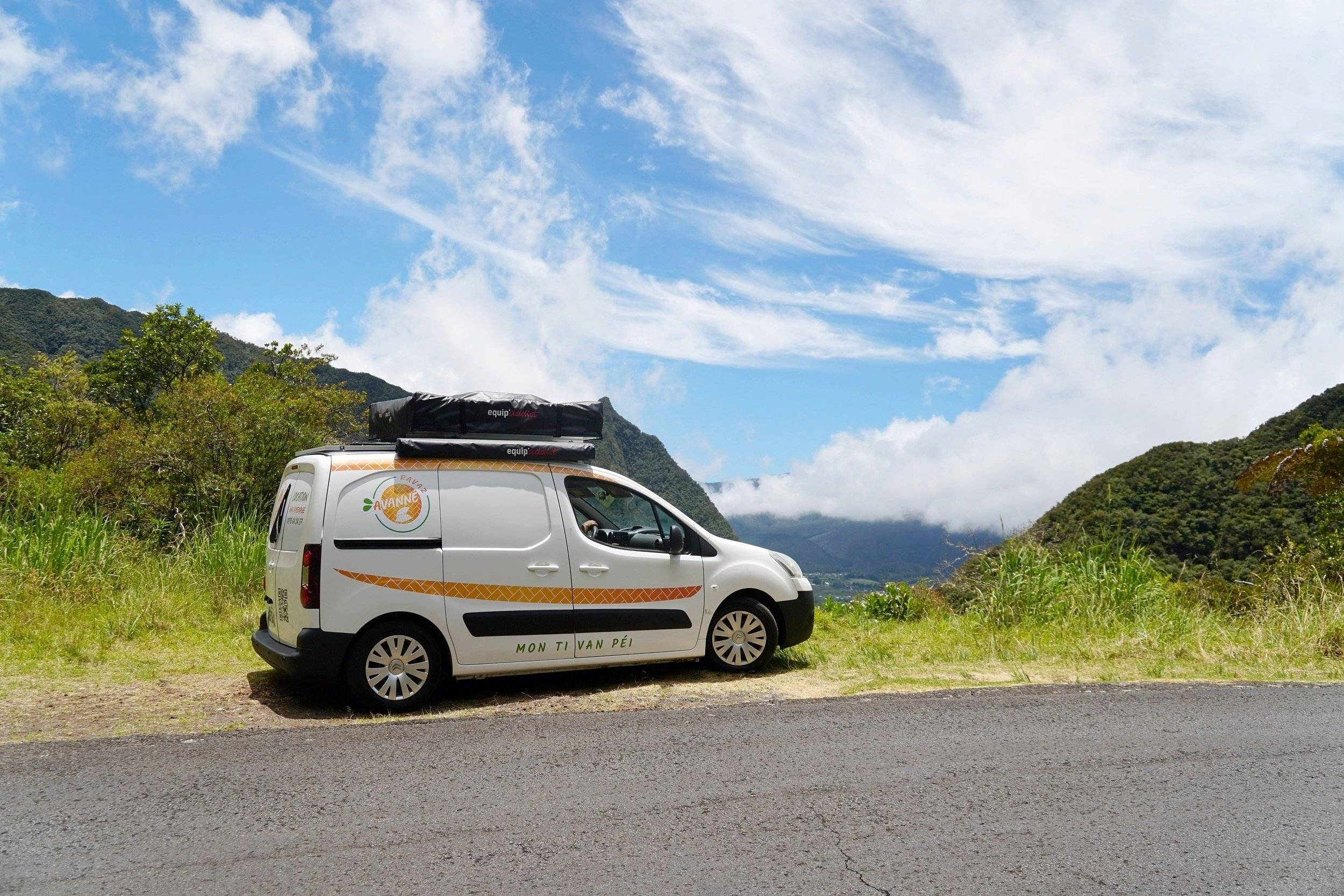 Location de Camping Cars et Vans La Reunion Yescapa
