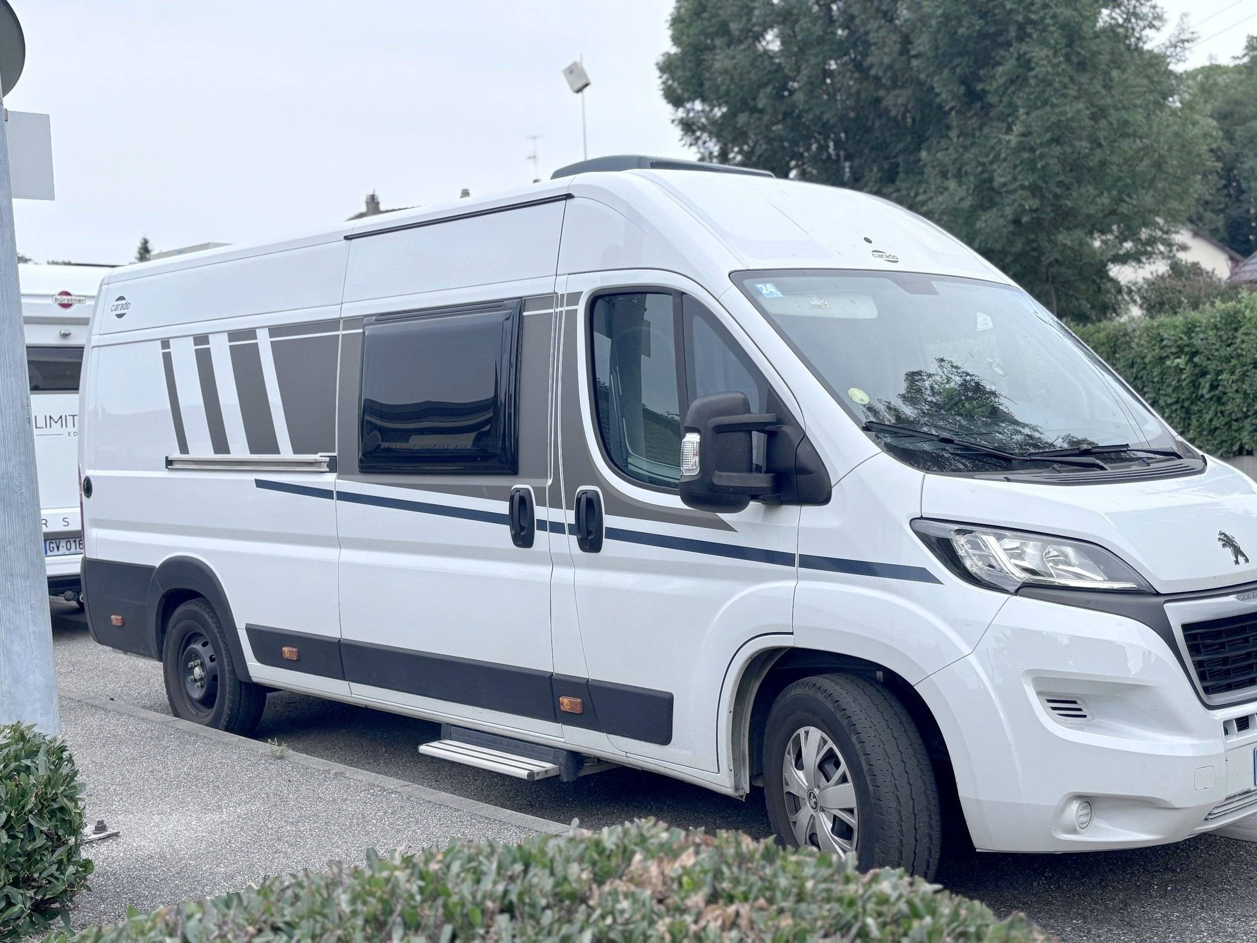 Voorkant 3/4 Peugeot Peugeot boxer - Yescapa