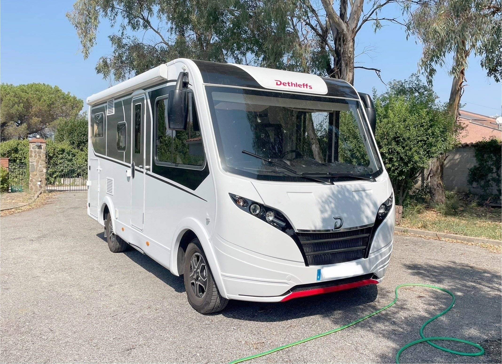 Vista de 3/4 Fiat Fiat Ducato 140 CV - Yescapa