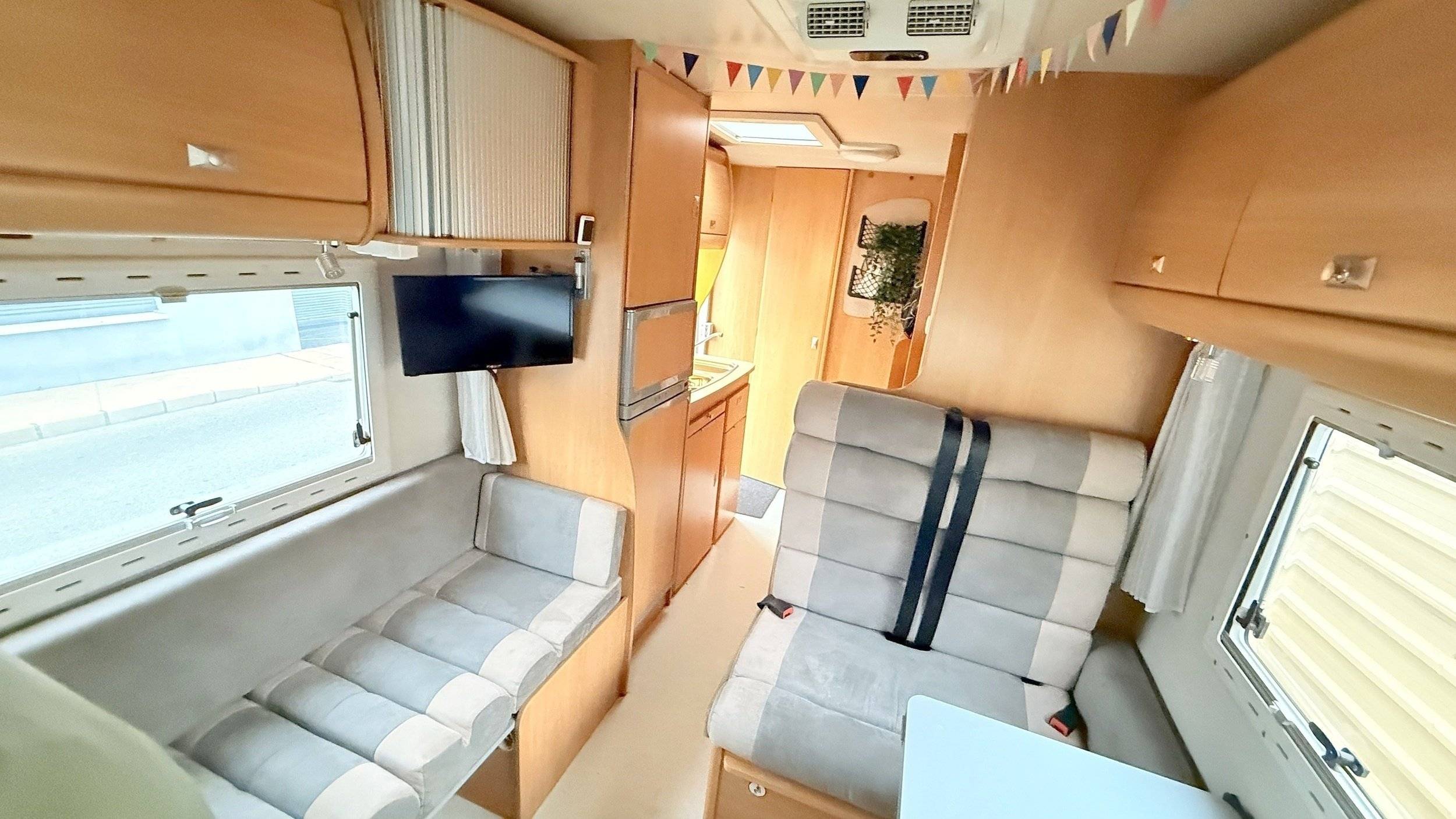 Berth Ford Transit 2,0 l 130 ch - Yescapa