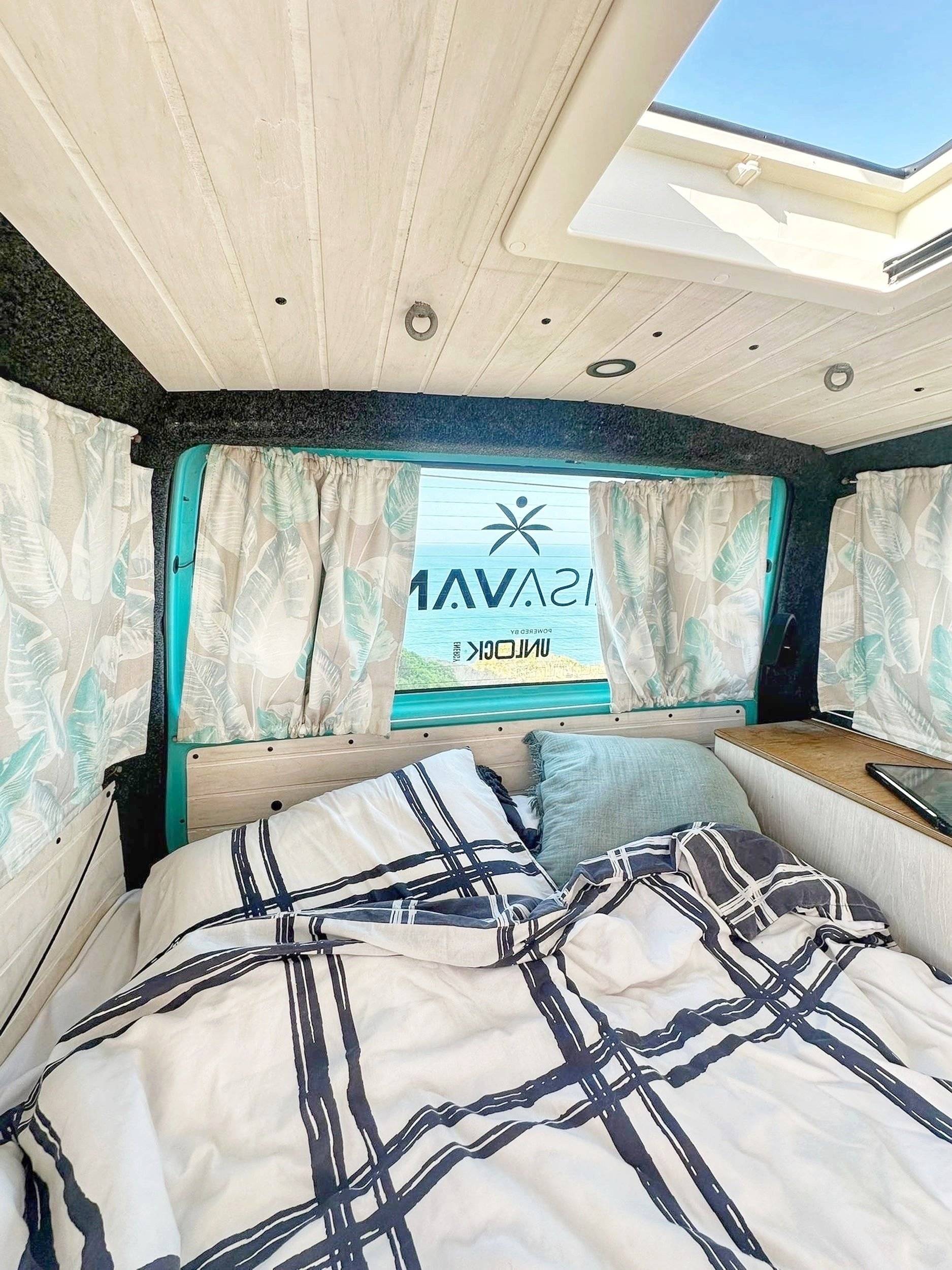 Camper Track Volkswagen Transporter