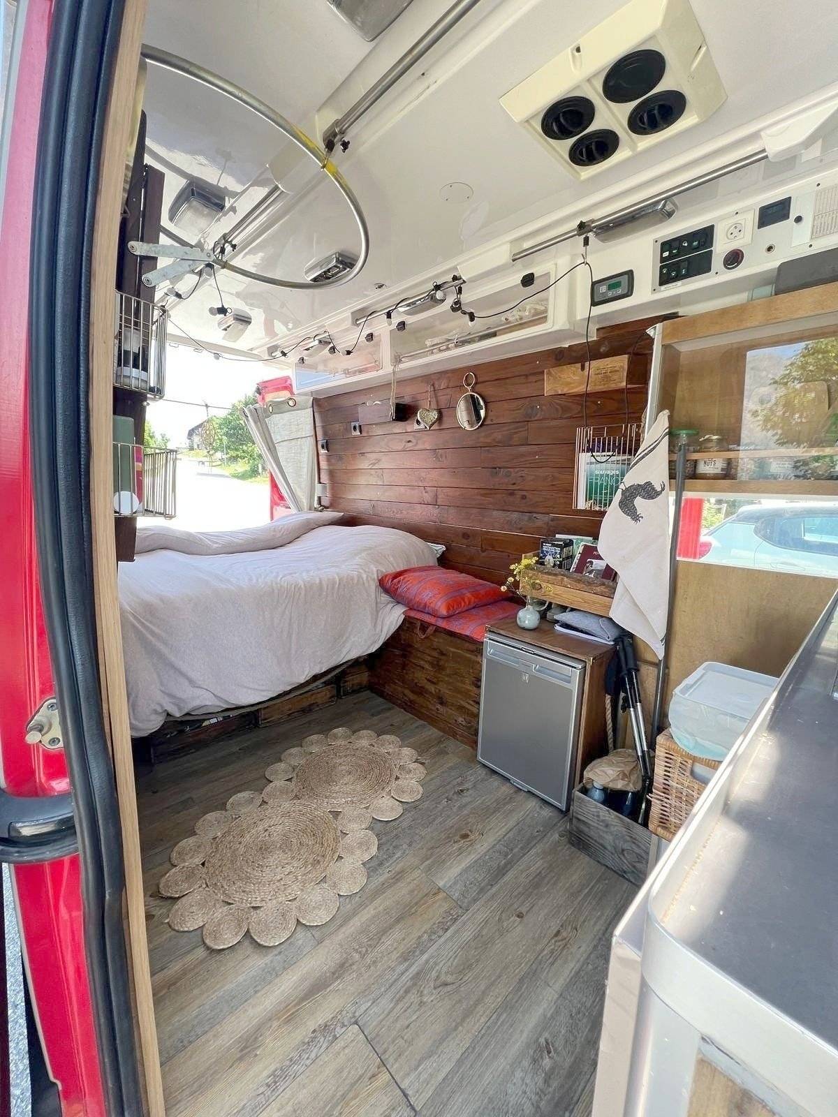 Couchages Renault Master 2,5 l dCi 120 ch. - Yescapa