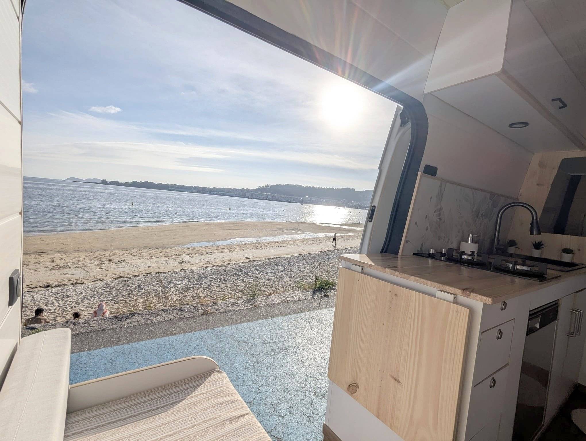 Menjador Ford Transit 2,0 l 130 ch - Yescapa