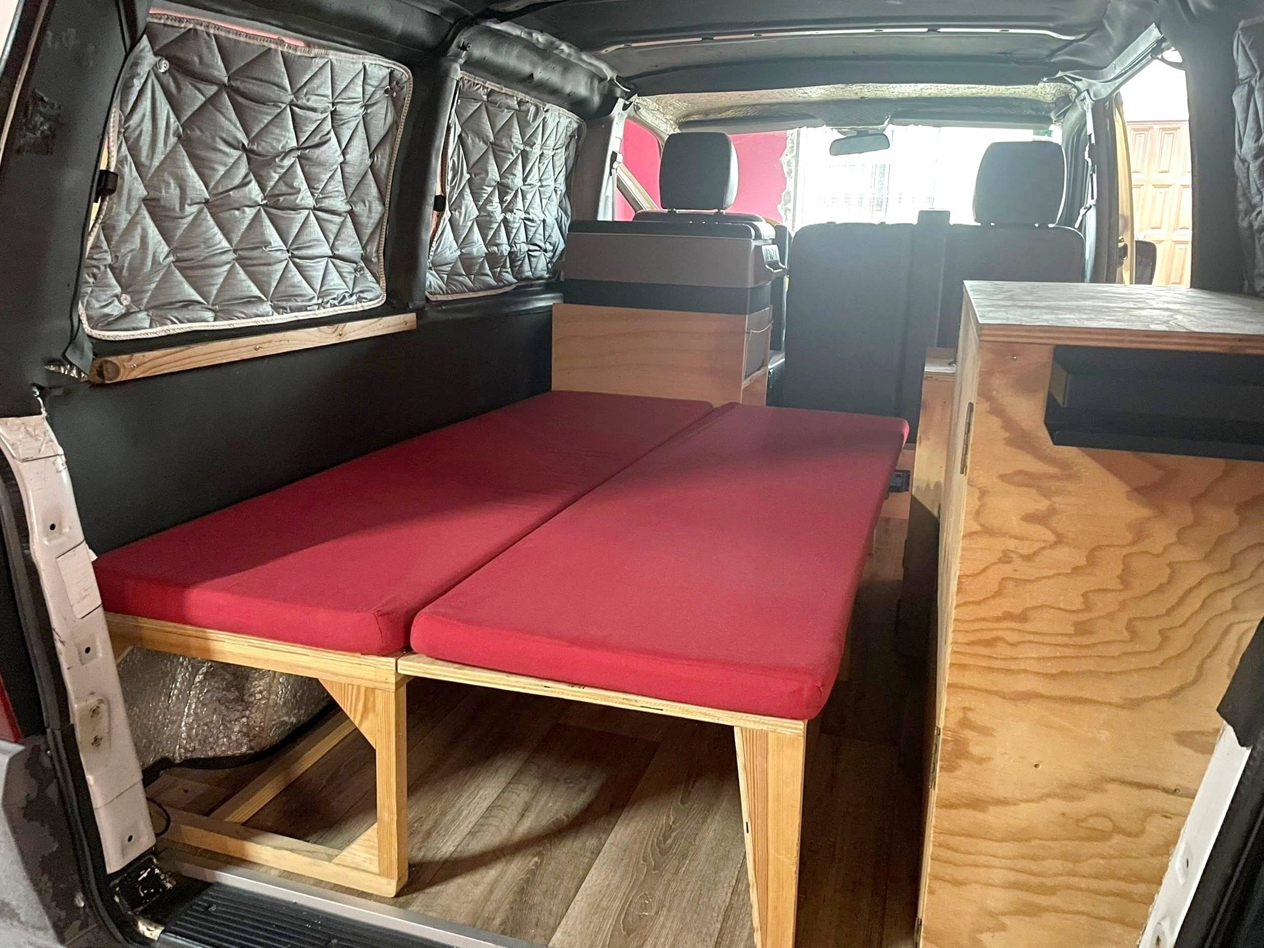 Couchages Mercedes Vito 112 cdi - Yescapa