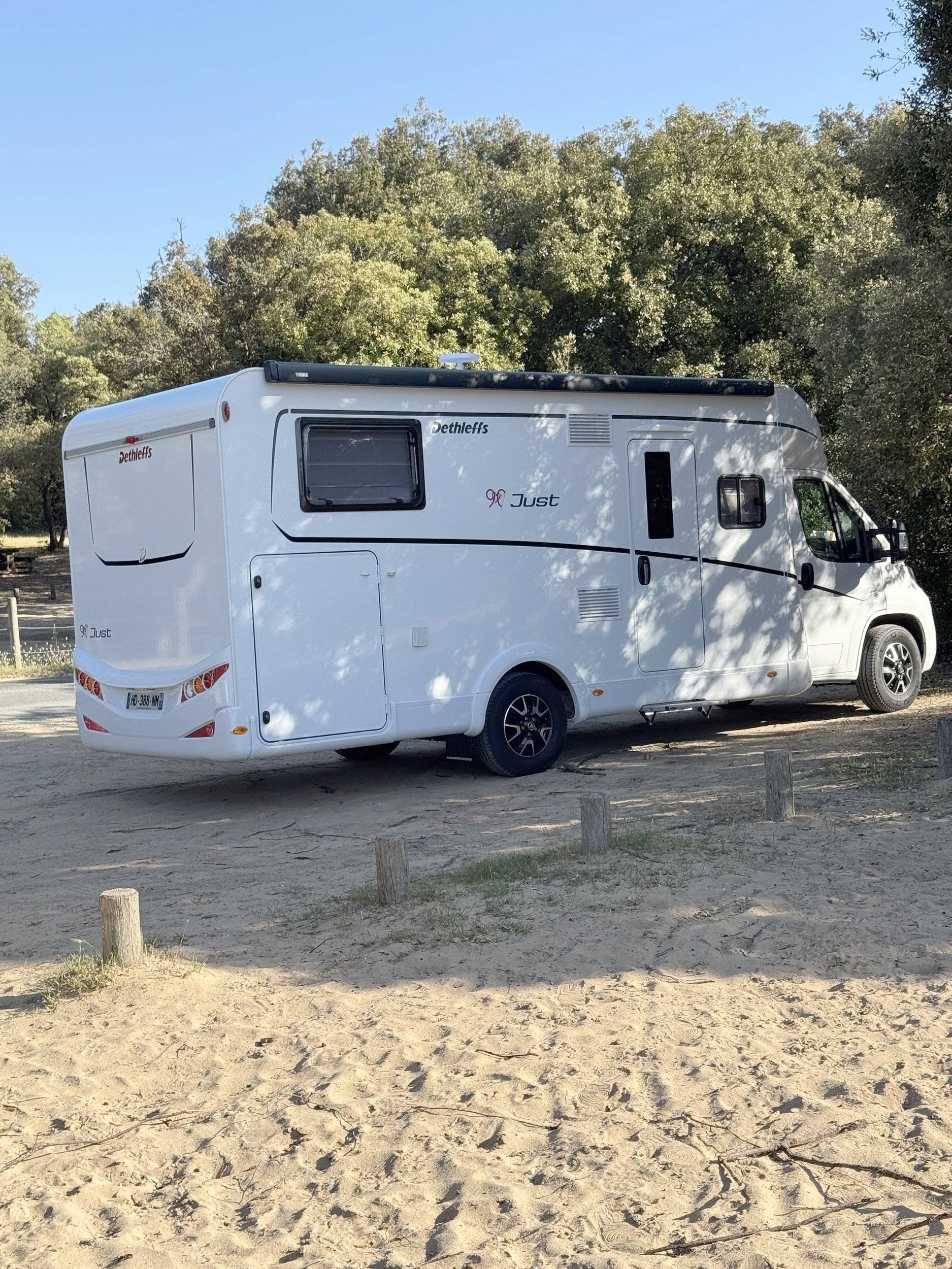 Front view from 3/4  - Yescapa