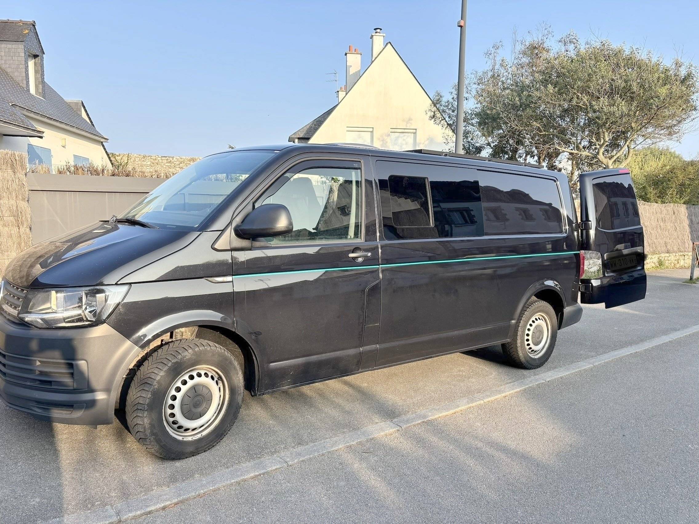 Vista del vehículo ángulo delantero Volkswagen T6 Long 2,0 l 150 ch - Yescapa