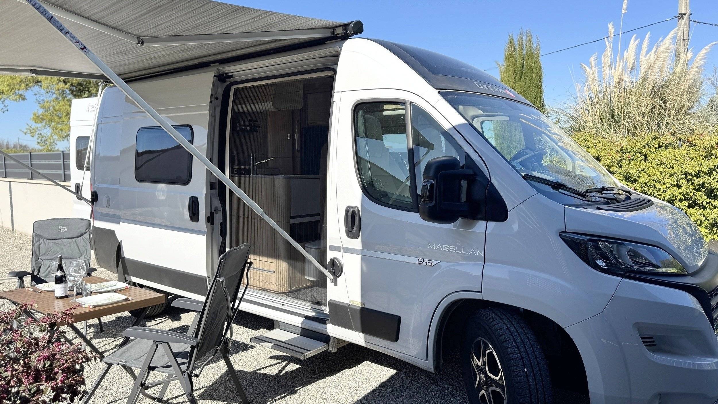 Front view from 3/4 Fiat - Yescapa