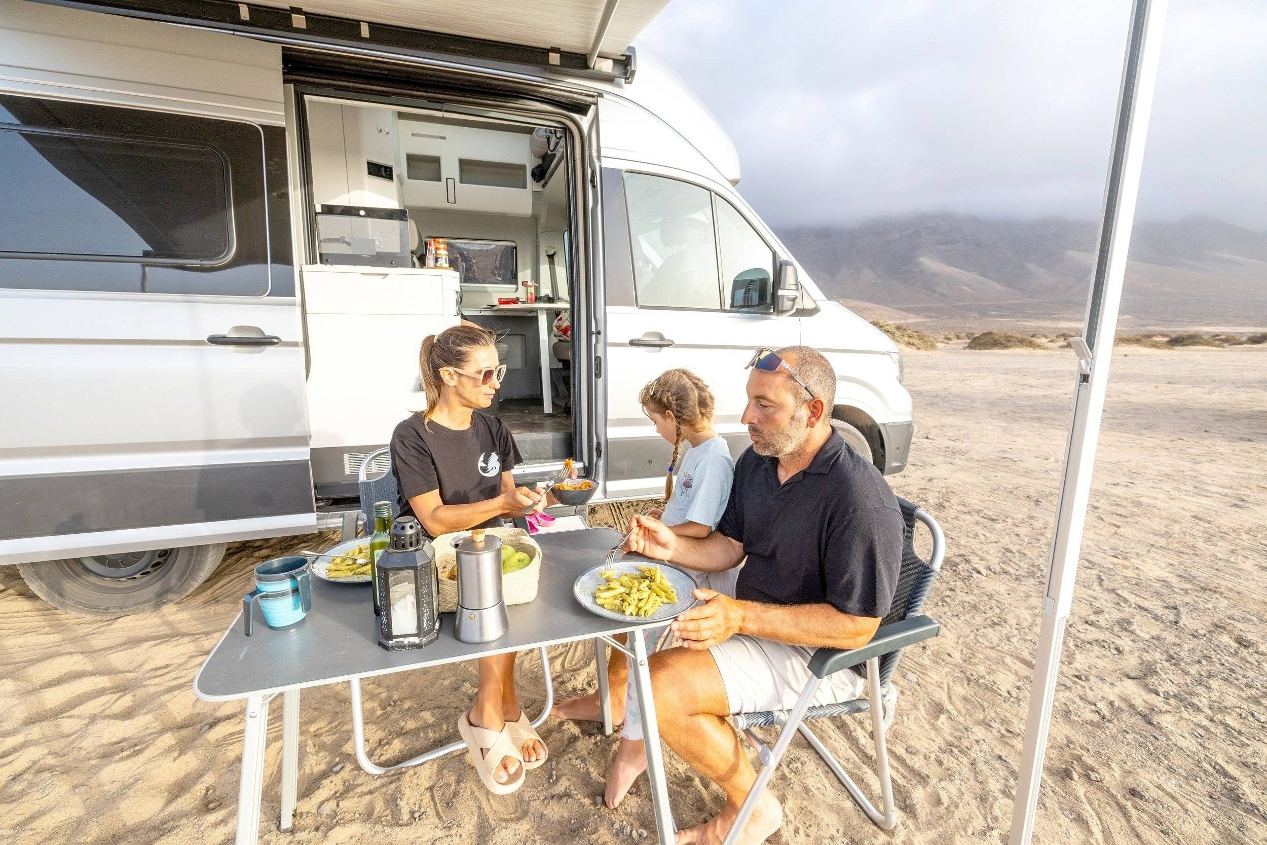 Coin repas Volkswagen Grand California 600 - Yescapa