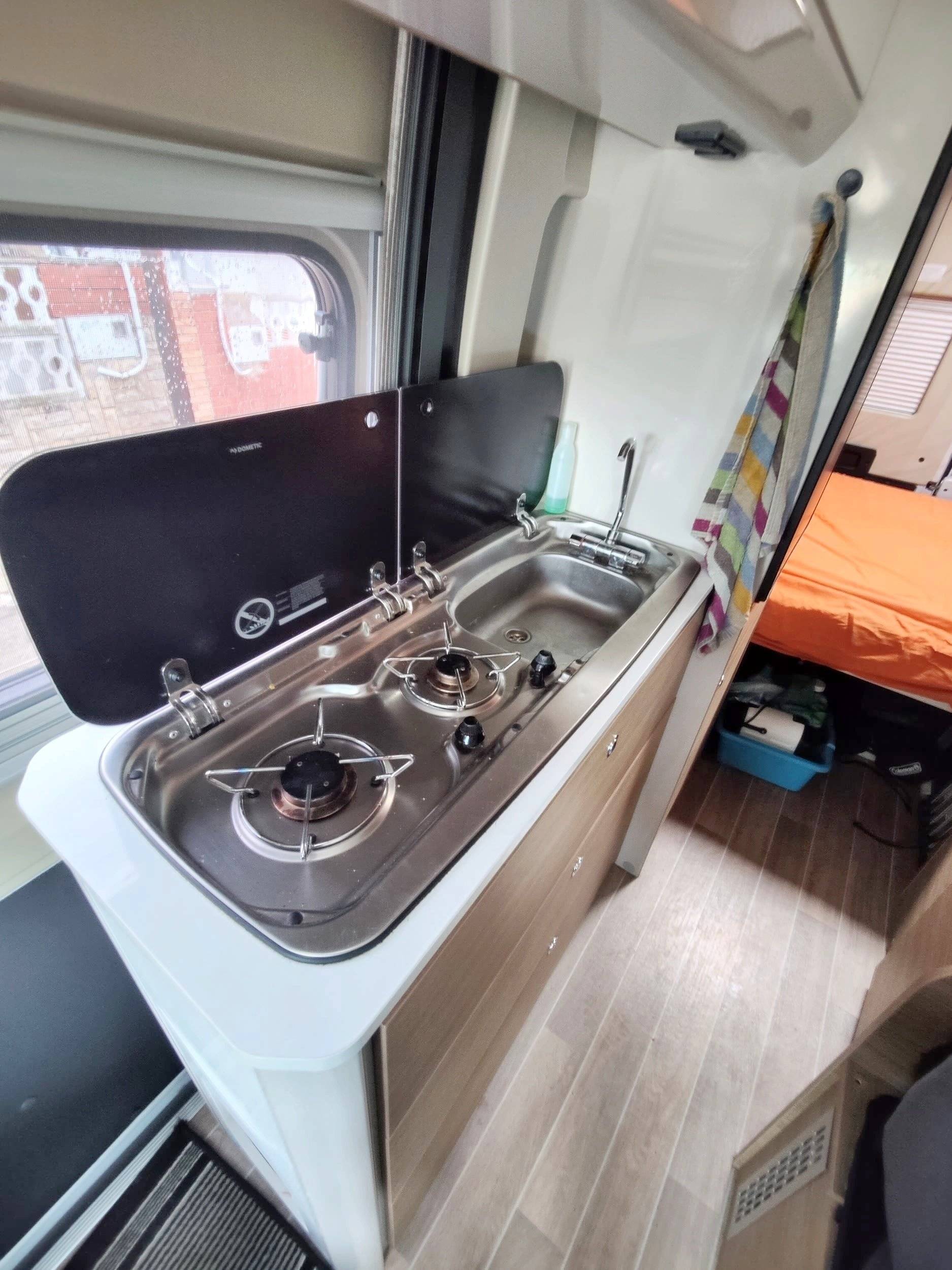 Couchages Fiat Fiat Ducato, 2.3 l 140 Multijet, Euro 6d-Temp - Yescapa