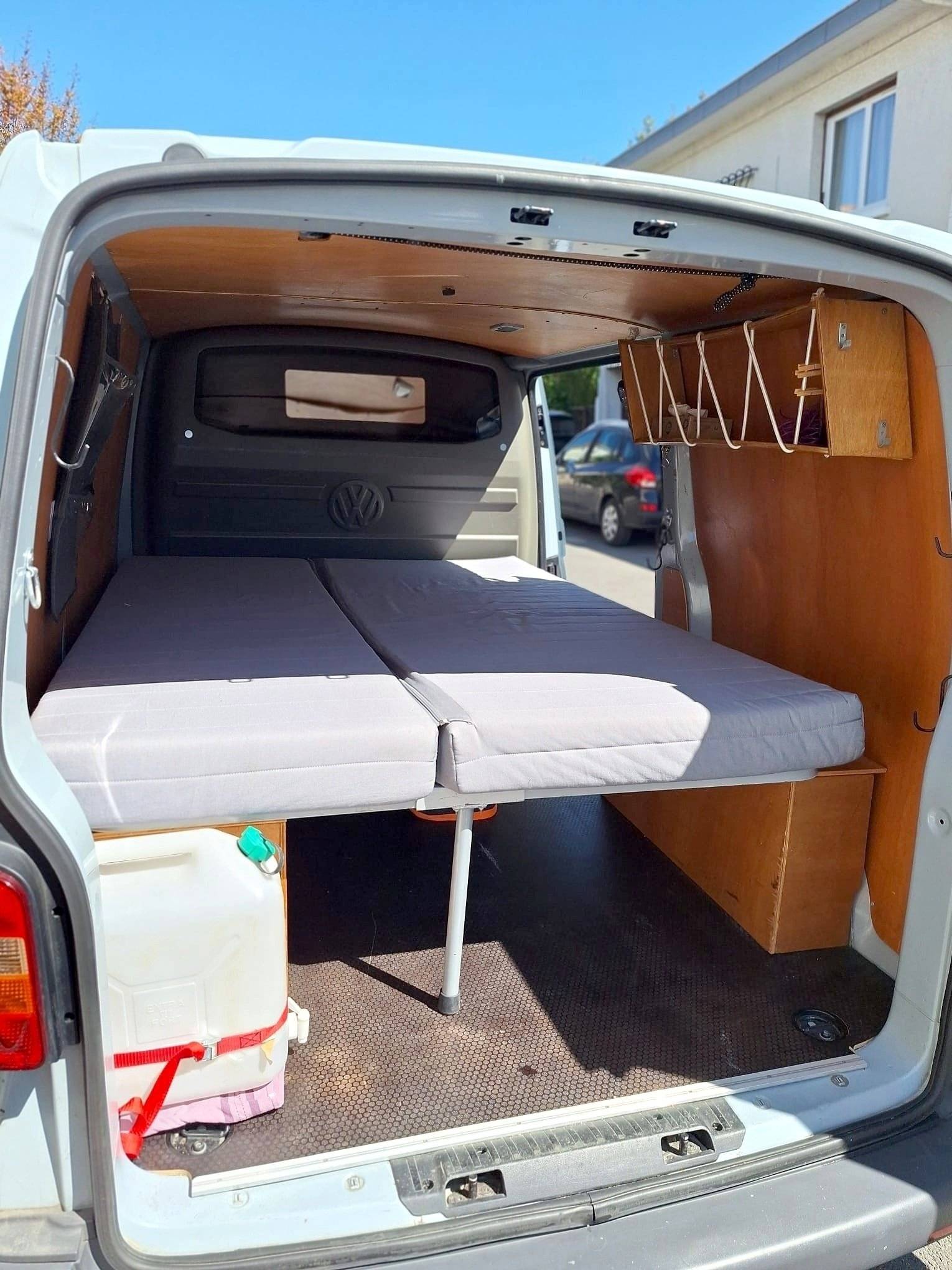 Couchages Volkswagen T5 - Yescapa
