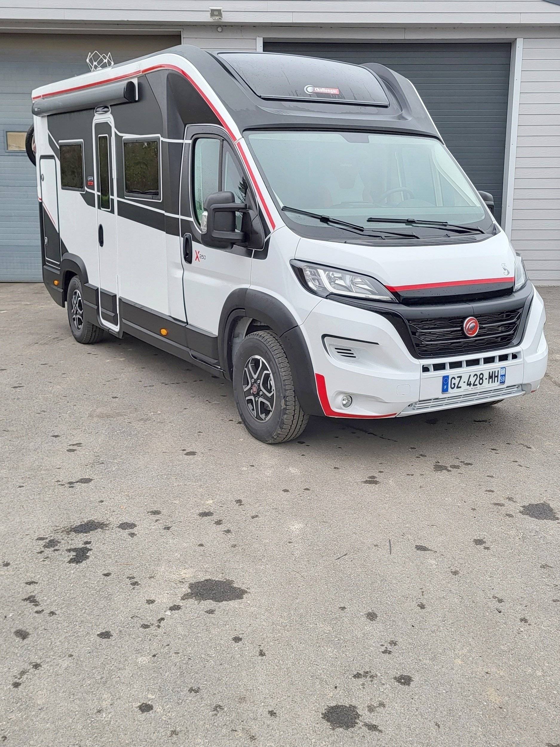 Voorkant 3/4 Fiat Fiat ducato - Yescapa