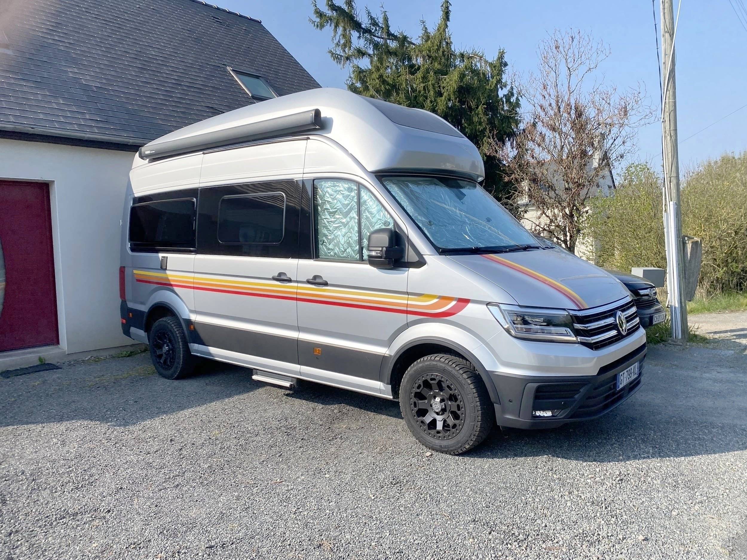 Vista de 3/4 Volkswagen Gran California - Yescapa