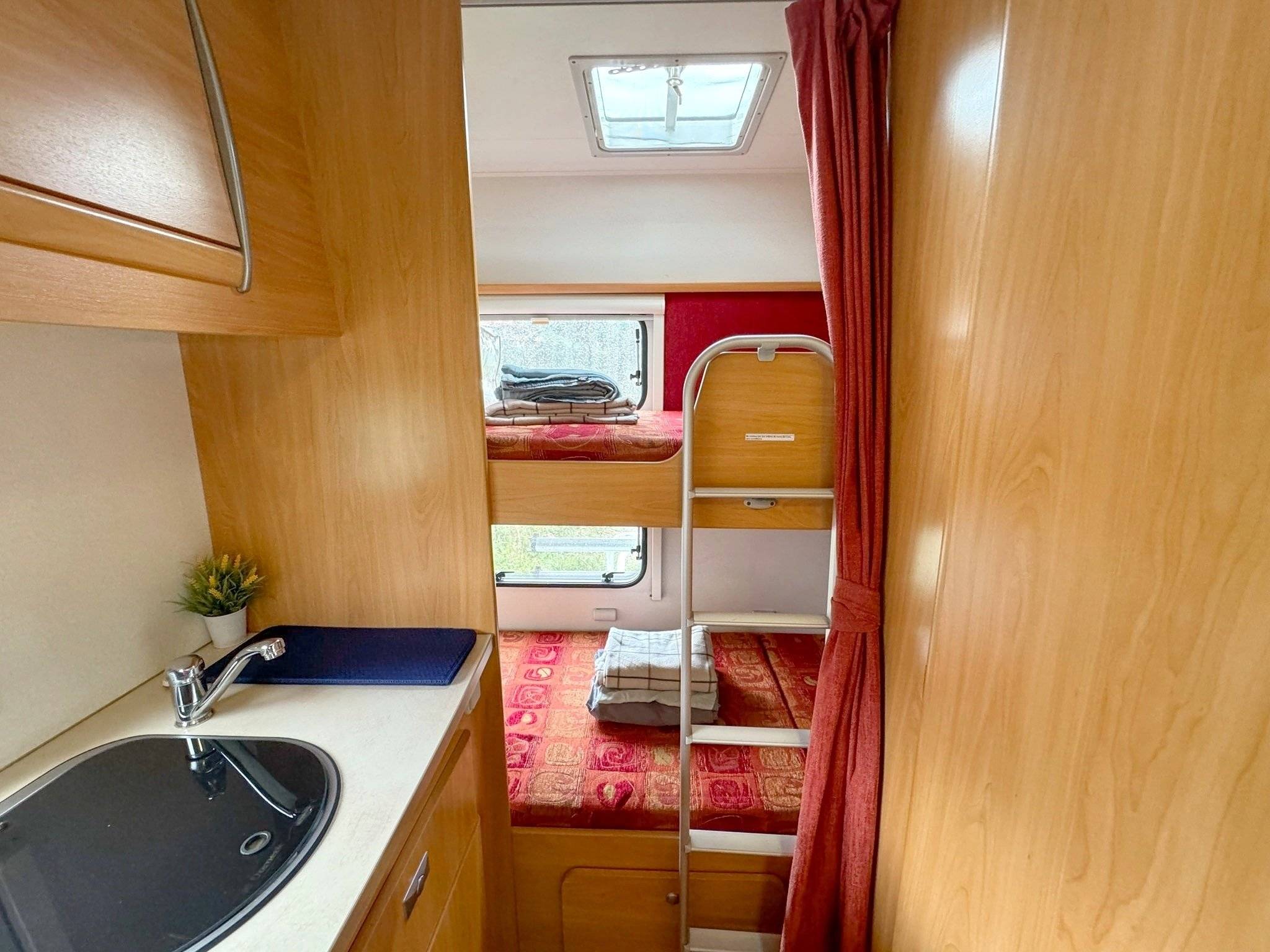 Challenger Transit 2,4 l 140 ch