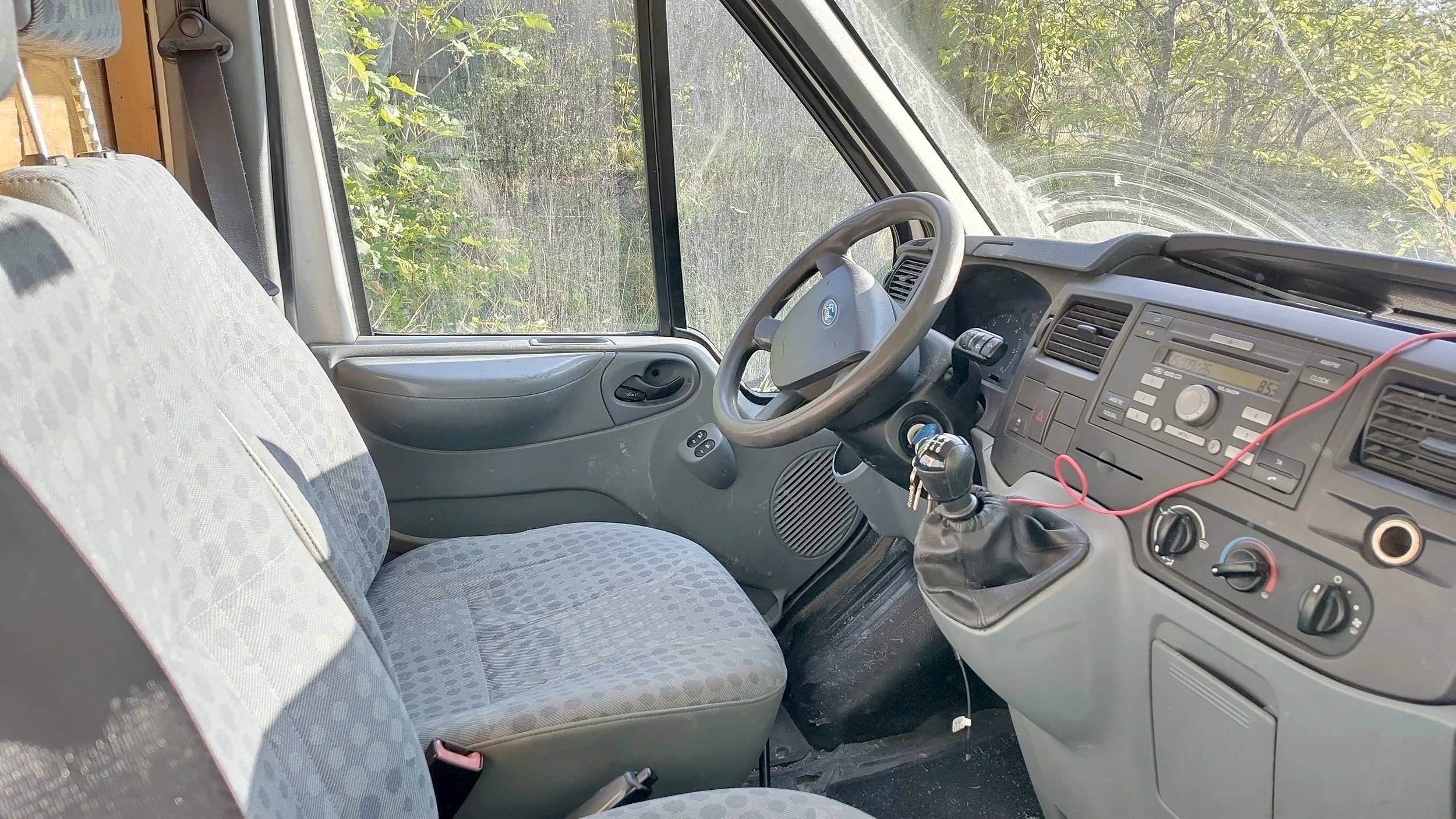 Lloc de conducció Ford Transit - Yescapa