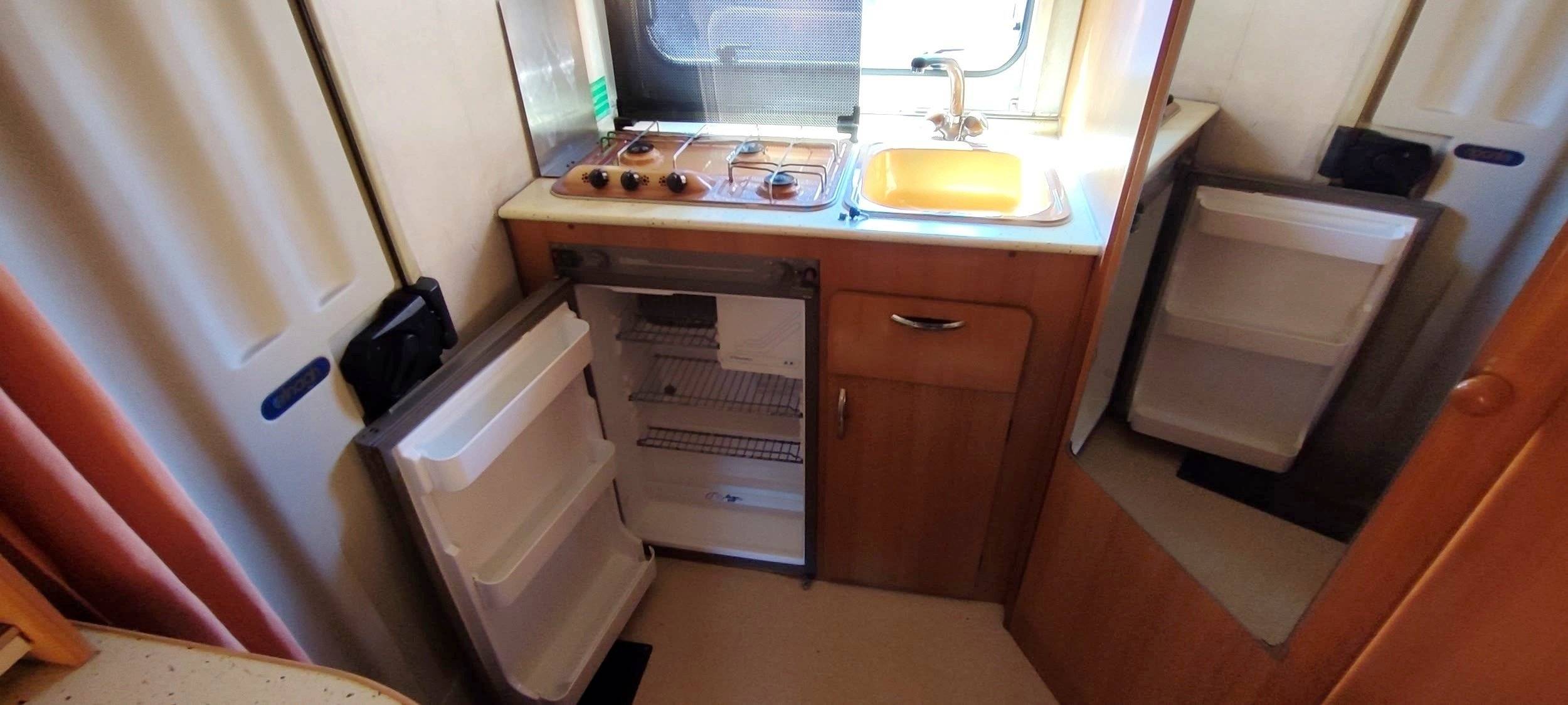 Angolo cucina Fiat Ducato 2,8 l 115 ch/Al-Ko - Yescapa