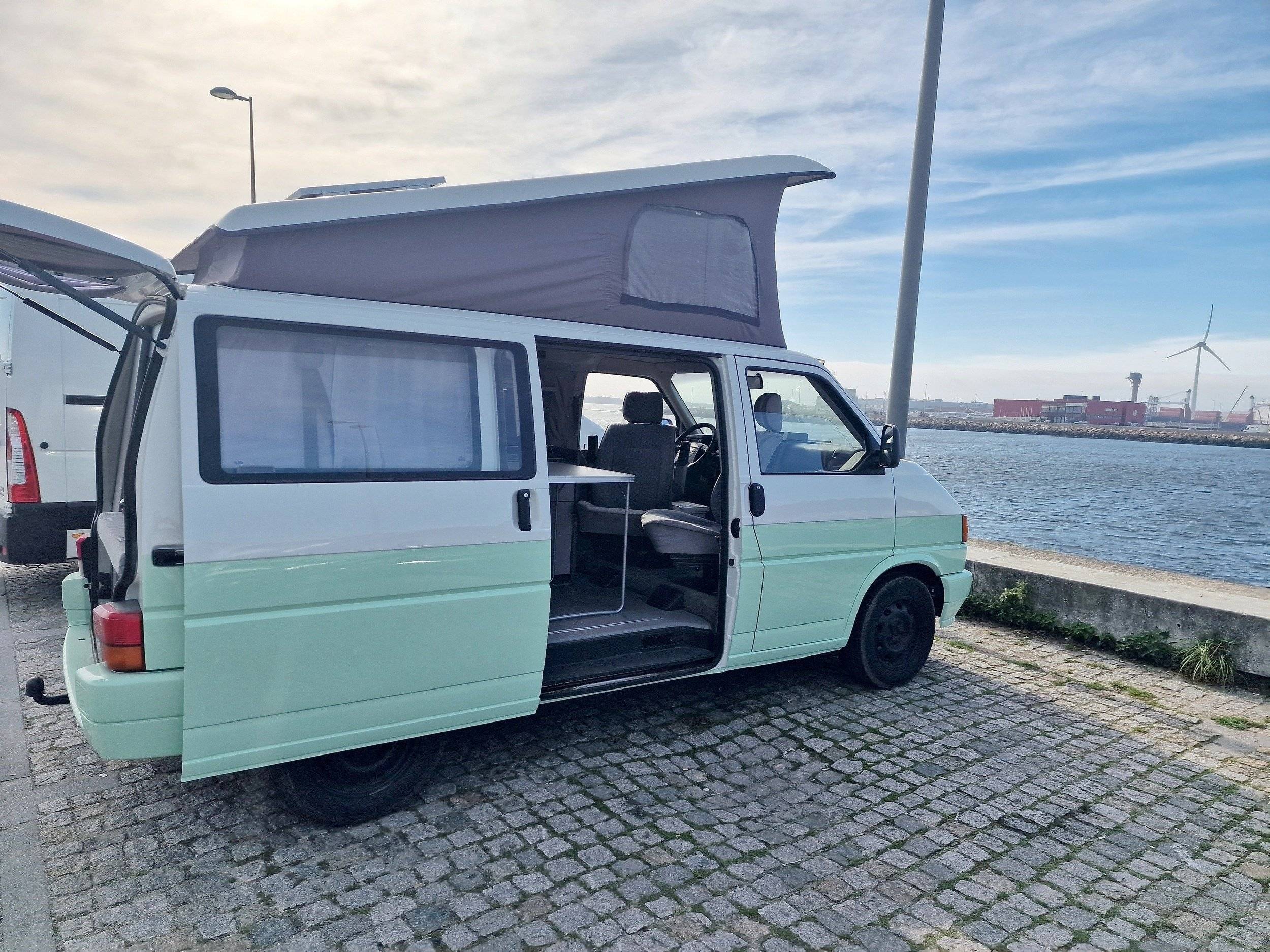Vista frontale a ¾ Volkswagen - Yescapa