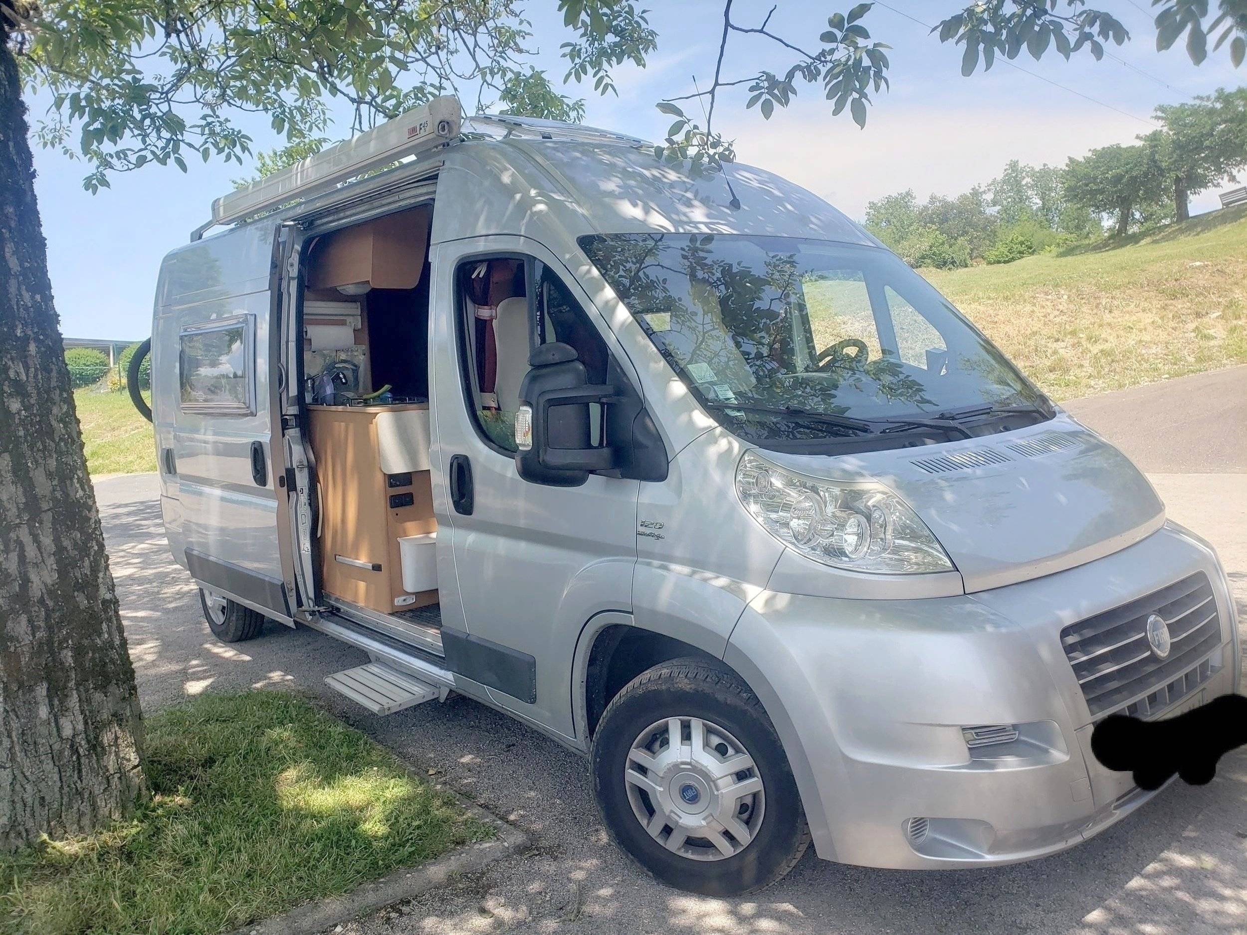 Location Converted van Ussel Challenger 02 Prestige 32019 Yescapa