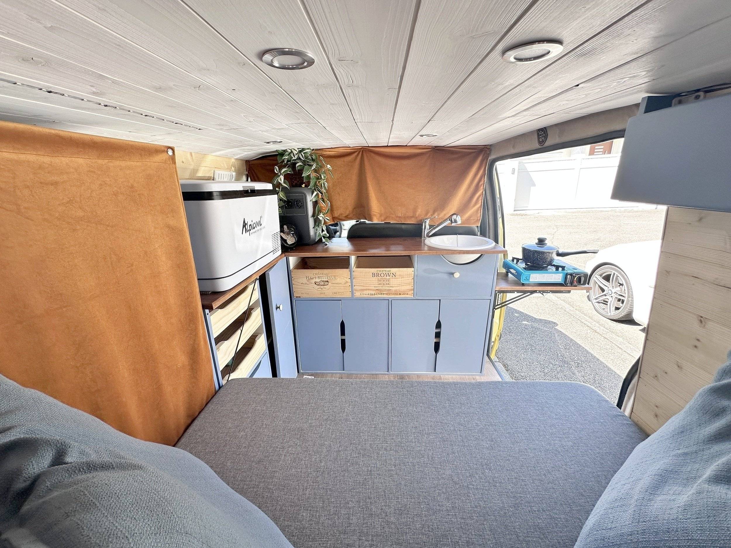 Dinette Mercedes Mercedes vito - Yescapa