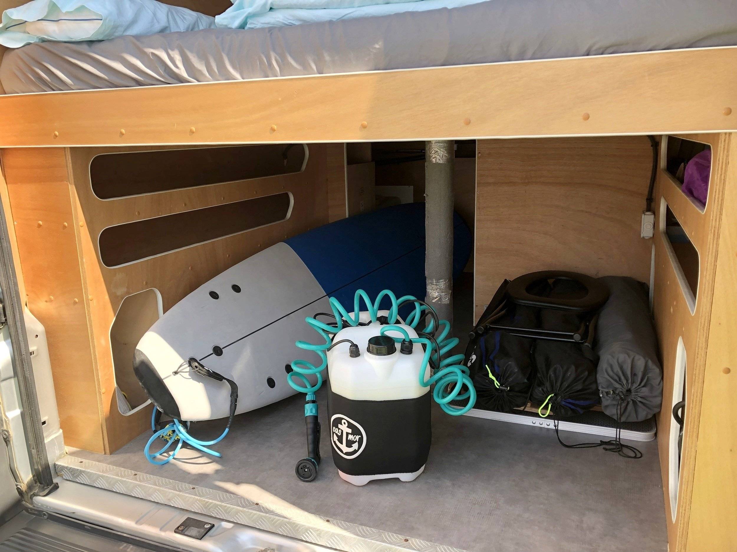 SURF CAMPERVAN ACTIVANS 