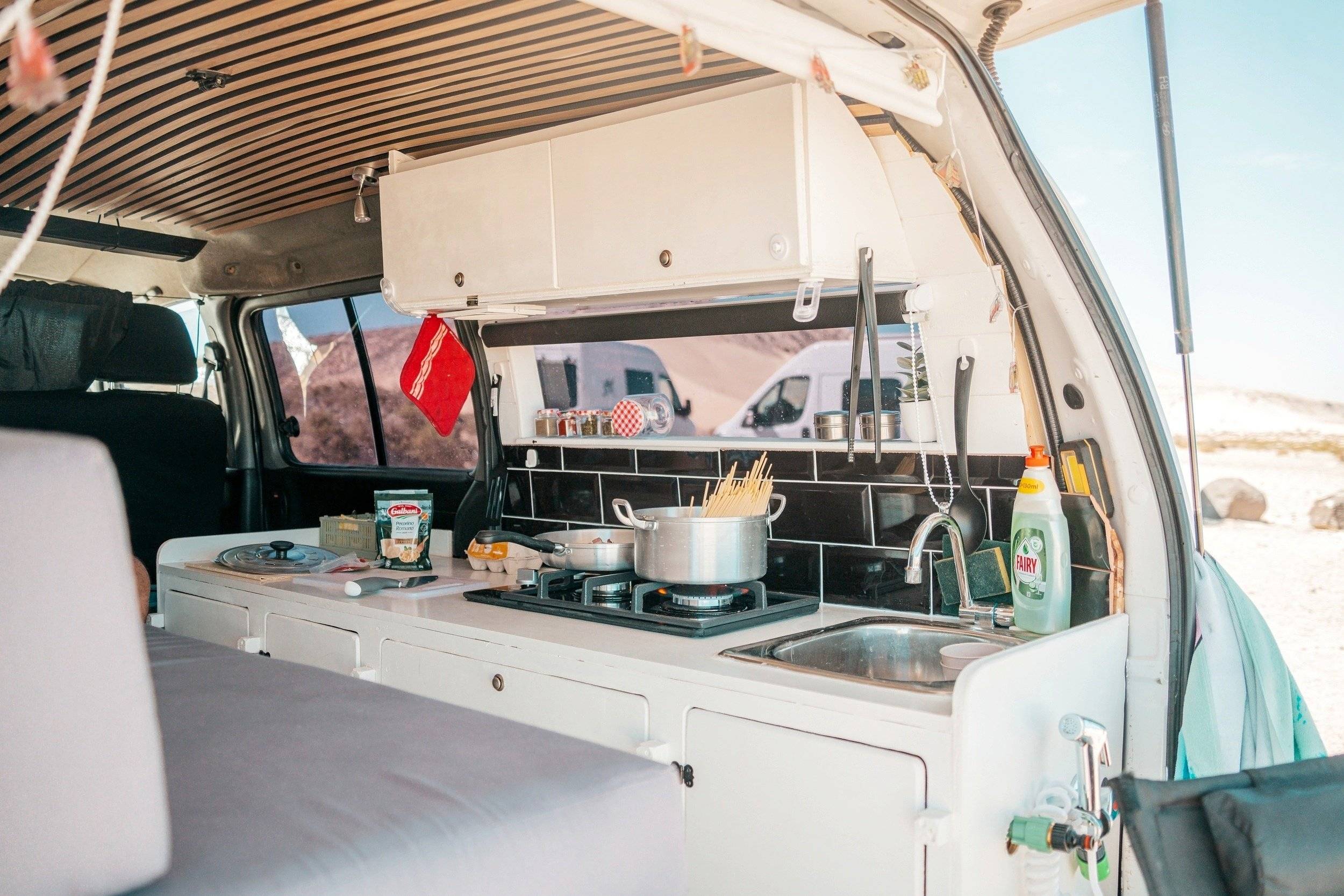 Kitchen Hyundai h1 - Yescapa