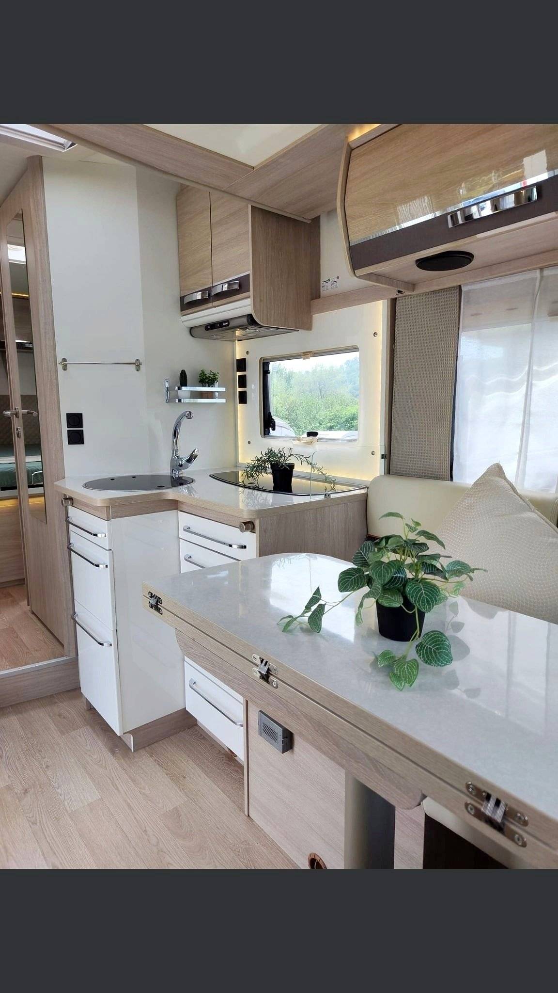 Área de jantar Fiat Fiat ducato - Yescapa