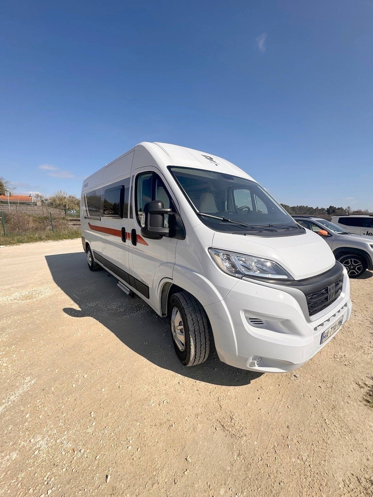 Front view from 3/4 Fiat - Yescapa